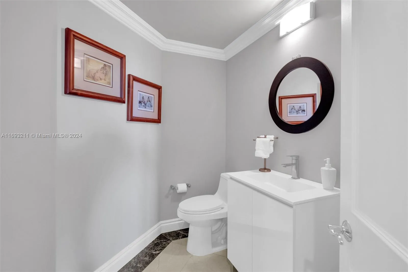 Aventura, Florida 33180, United States, 3 Bedrooms Bedrooms, ,4 BathroomsBathrooms,Residential,Active,32835