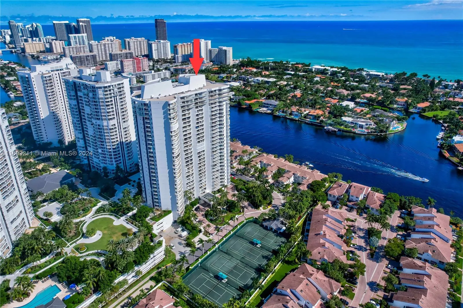 Aventura, Florida 33180, United States, 3 Bedrooms Bedrooms, ,4 BathroomsBathrooms,Residential,Active,32835