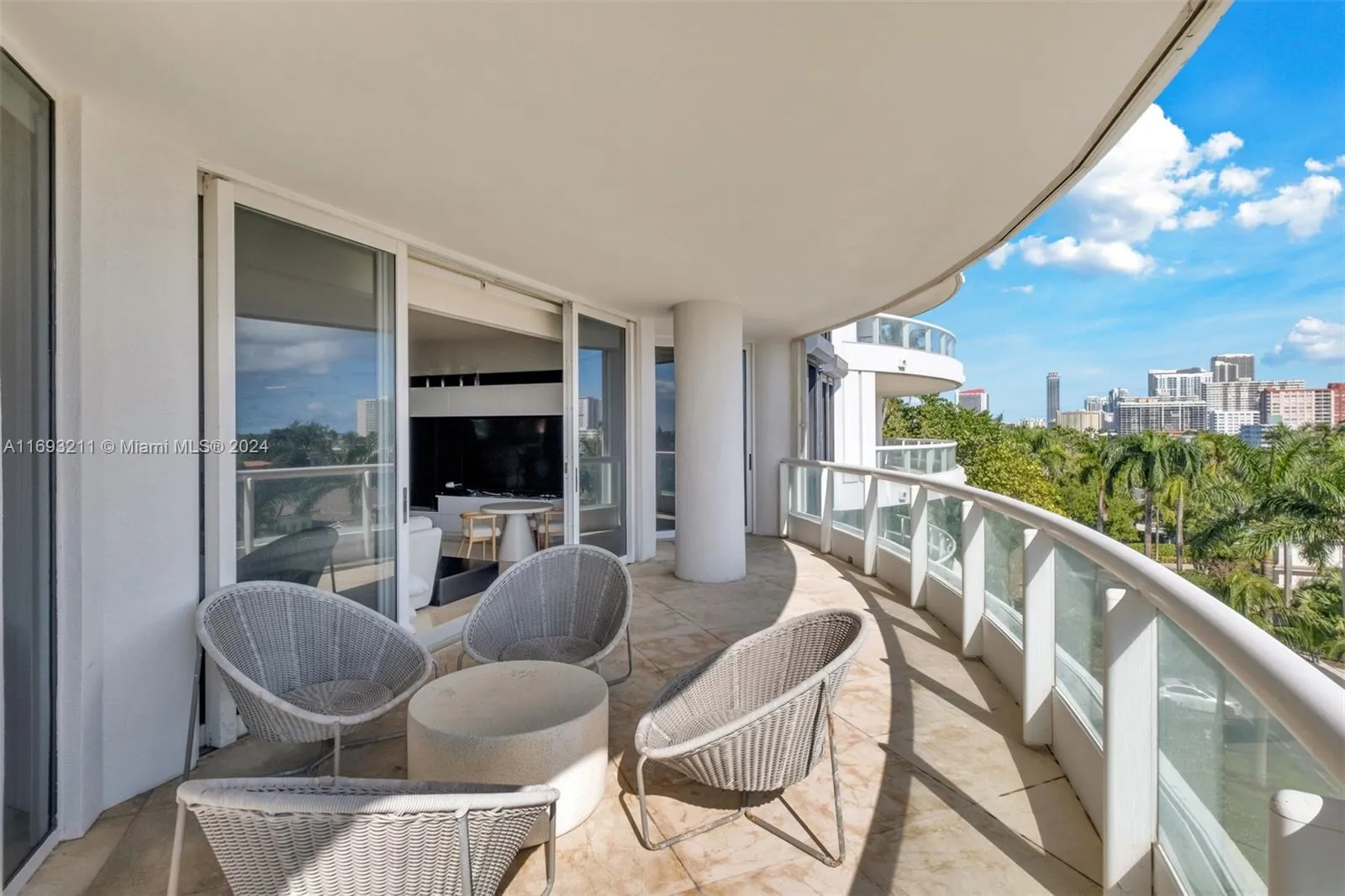 Aventura, Florida 33180, United States, 3 Bedrooms Bedrooms, ,4 BathroomsBathrooms,Residential,Active,32835