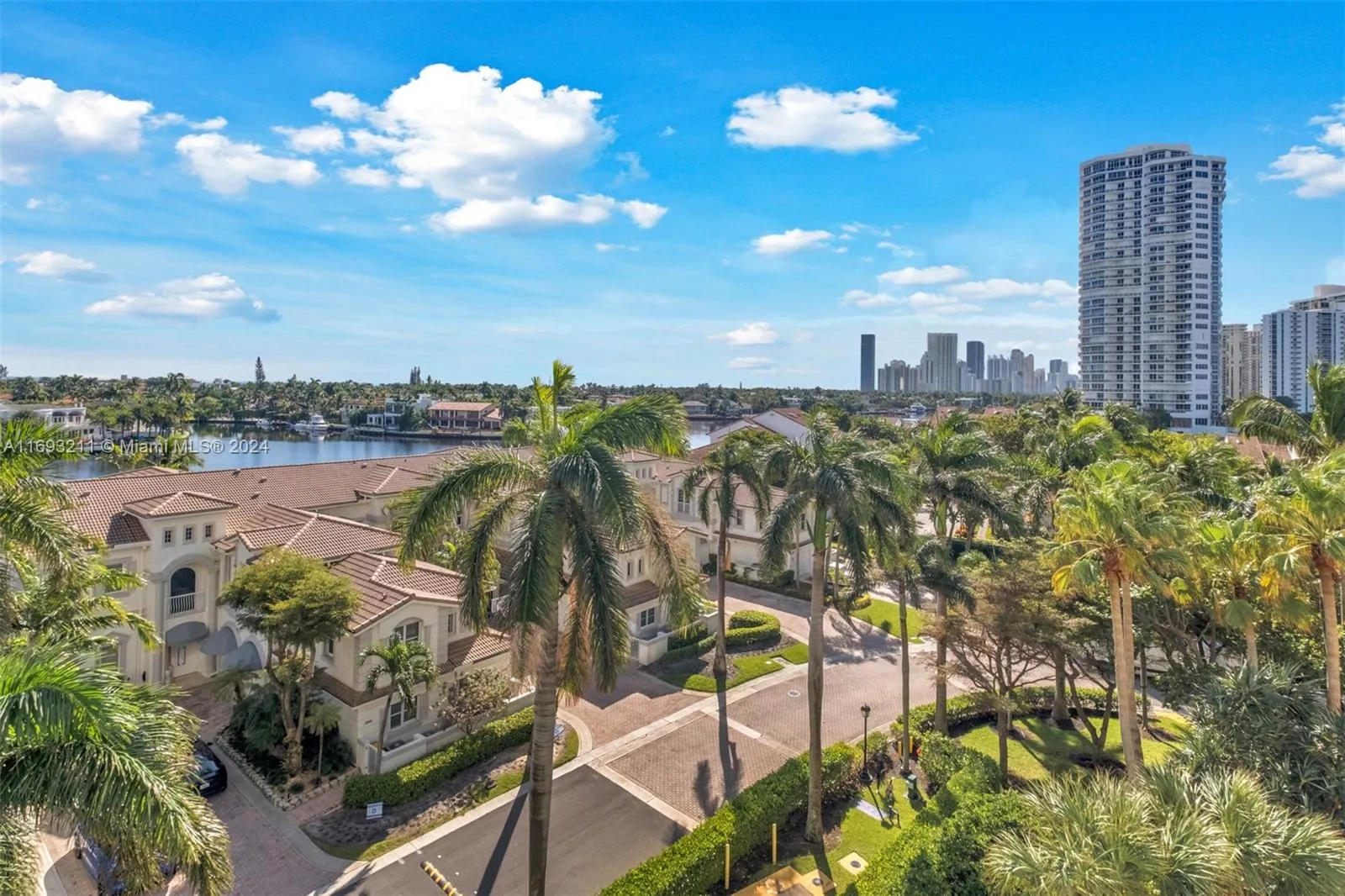 Aventura, Florida 33180, United States, 3 Bedrooms Bedrooms, ,4 BathroomsBathrooms,Residential,Active,32835