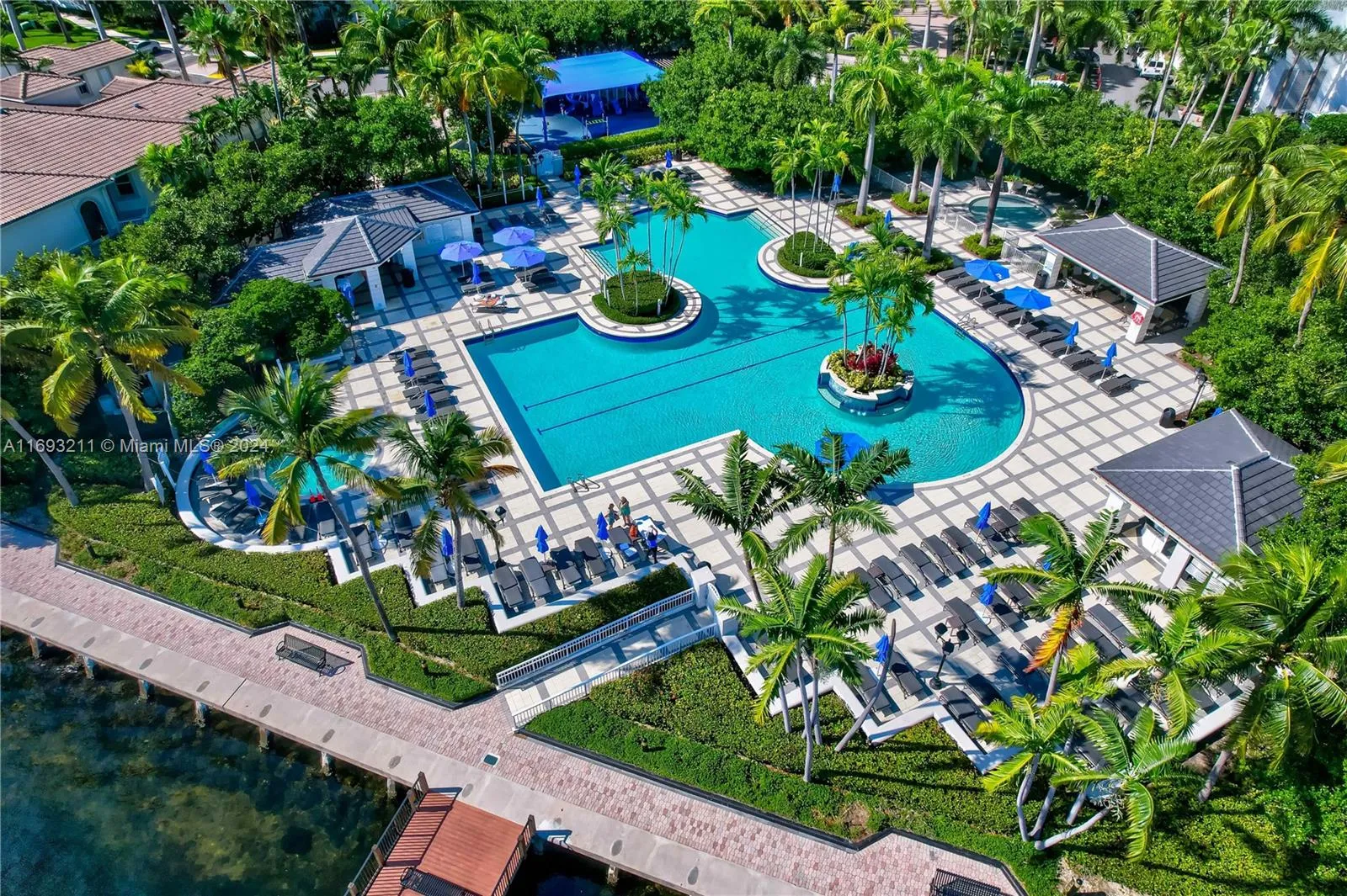 Aventura, Florida 33180, United States, 3 Bedrooms Bedrooms, ,4 BathroomsBathrooms,Residential,Active,32835