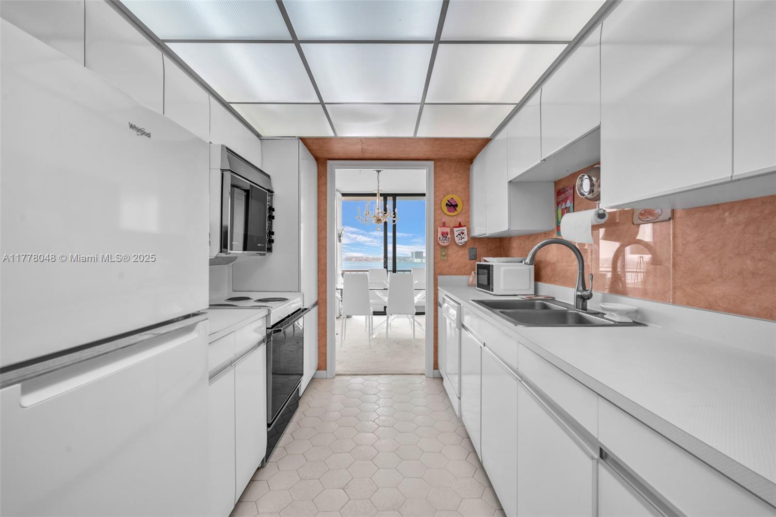 WATER GLADES CONDO - Residential