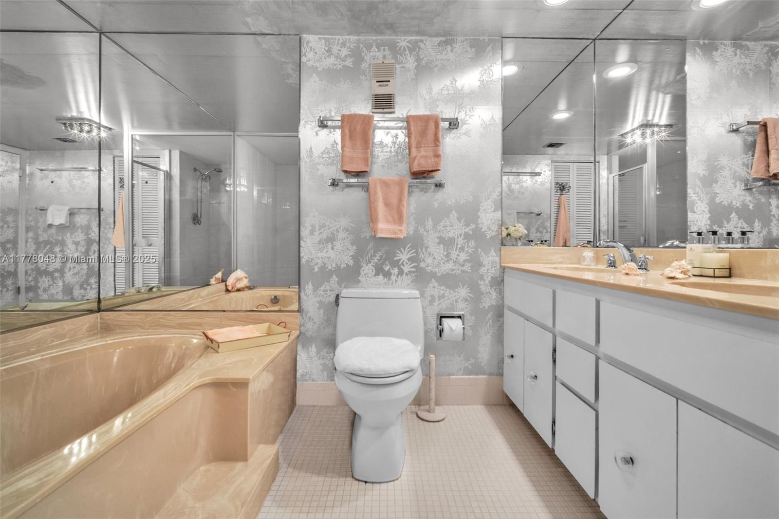 WATER GLADES CONDO - Residential