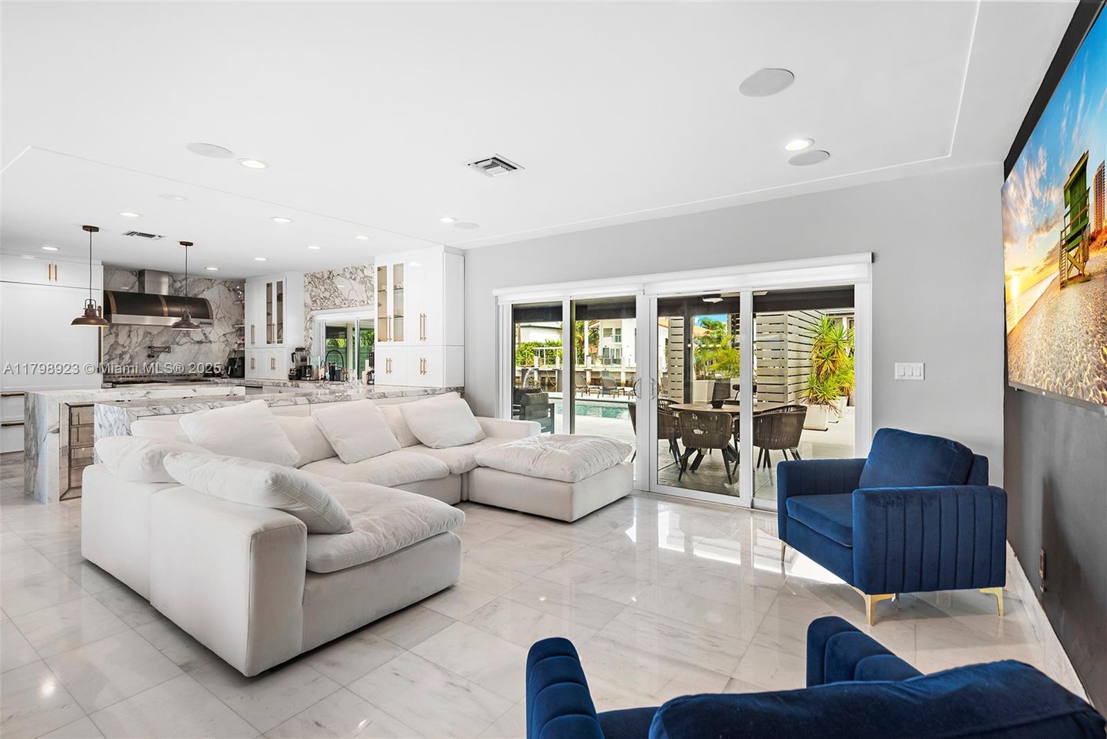EASTERN SHORES - Residential