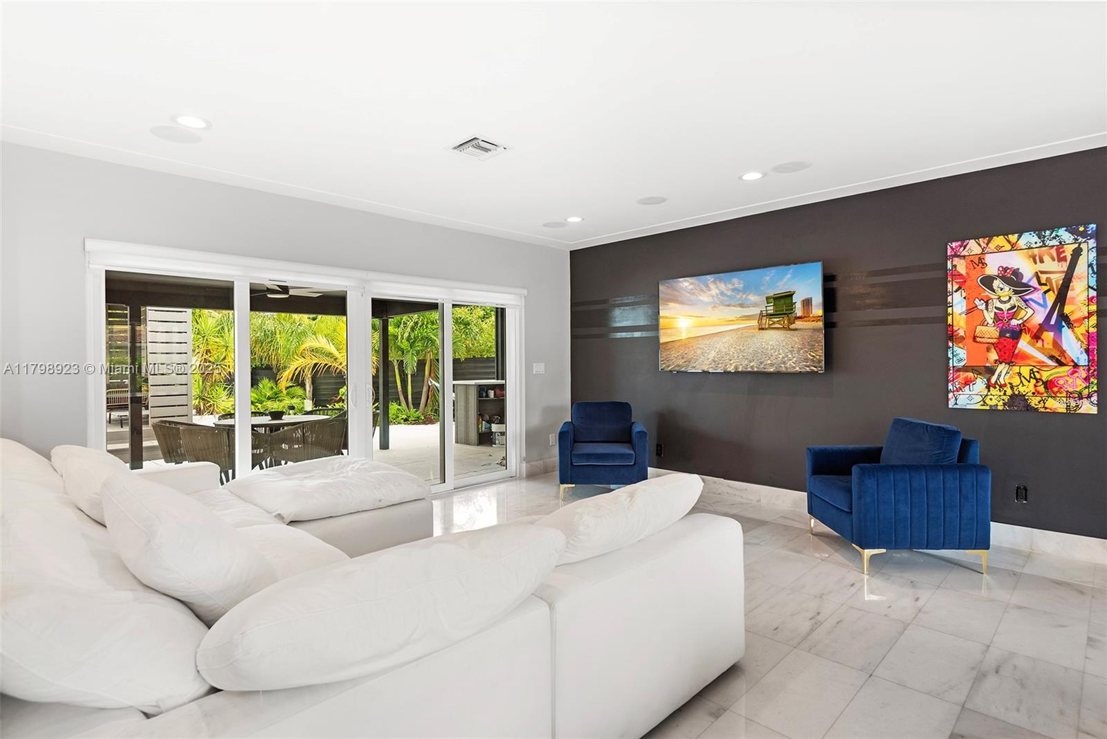 EASTERN SHORES - Residential