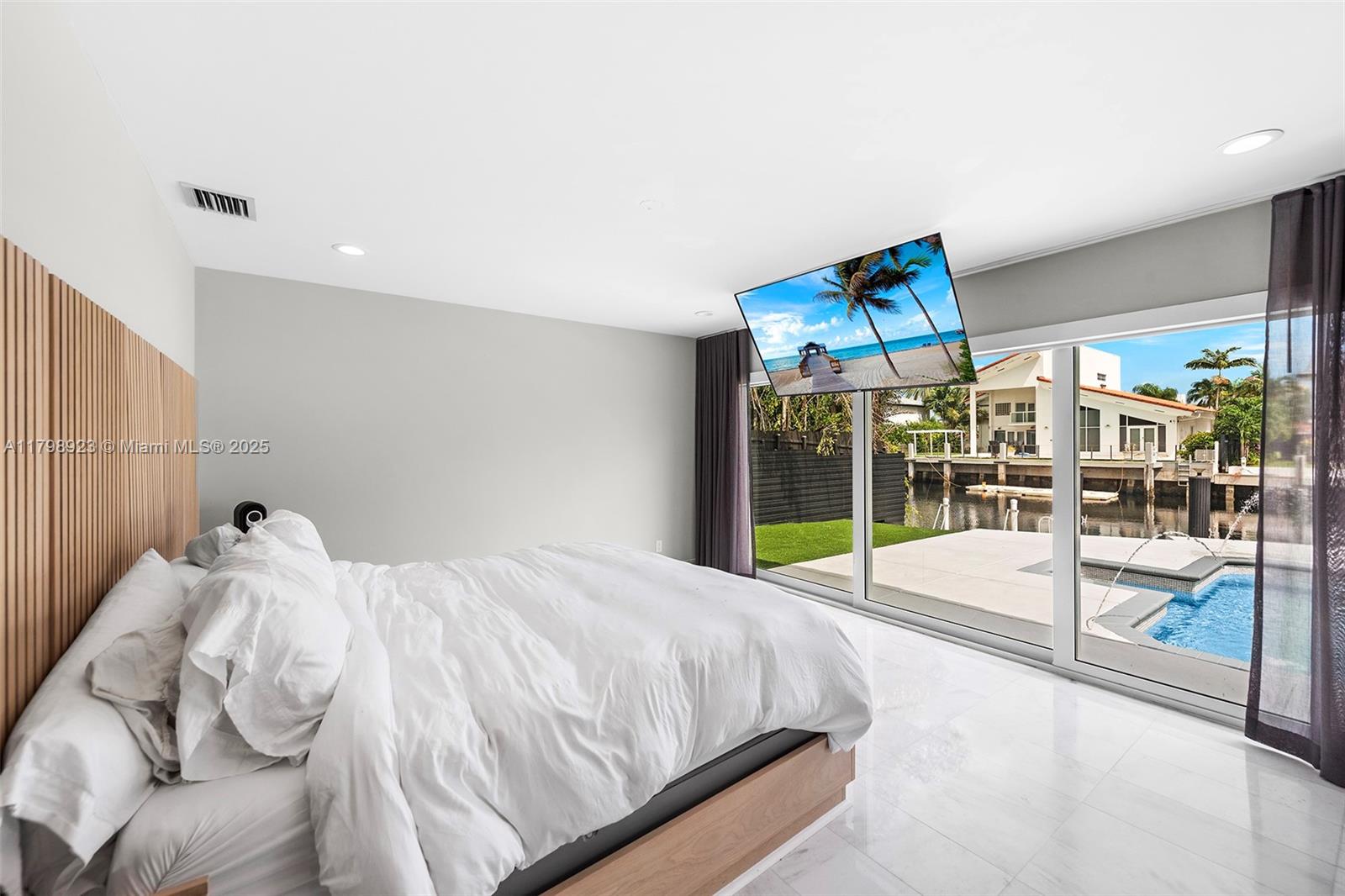 EASTERN SHORES - Residential