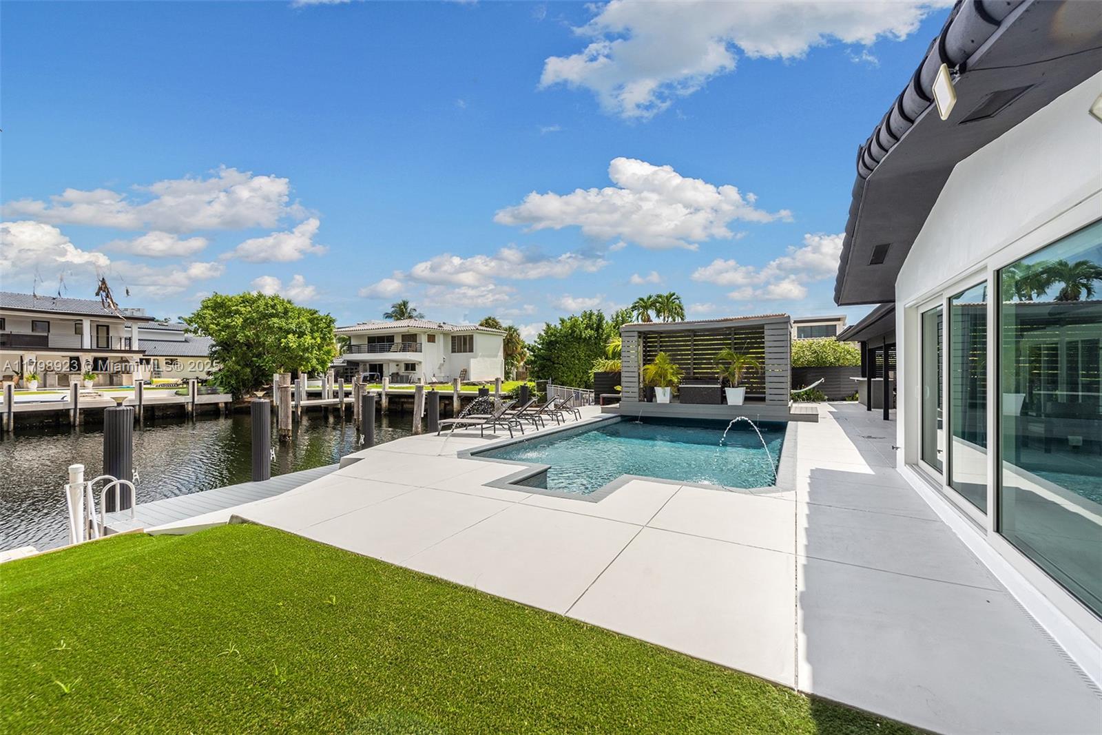 EASTERN SHORES - Residential