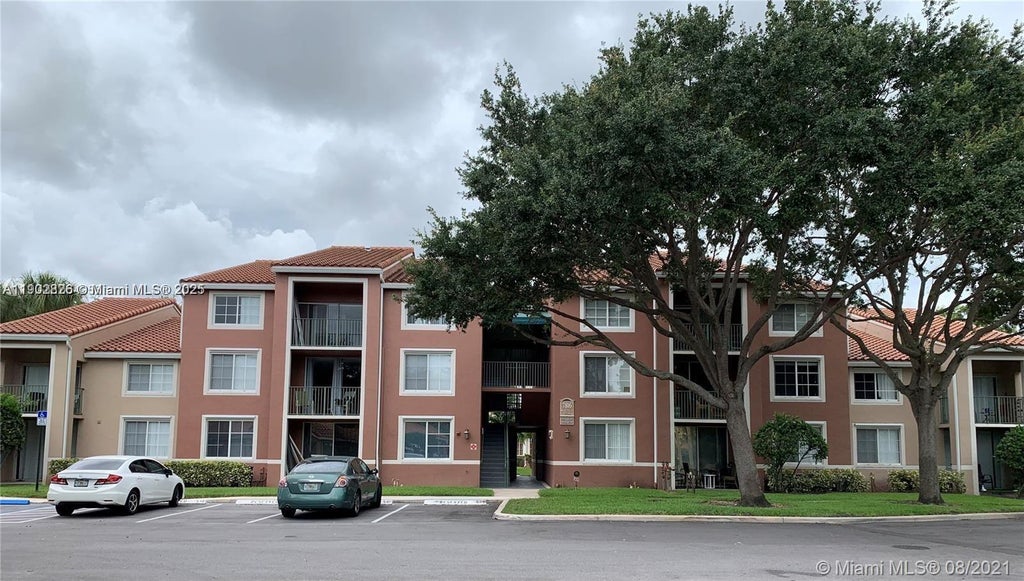 Photo of 7816 Sonoma Springs Cir #104, Lake Worth, FL 33463 (MLS # A11902826)