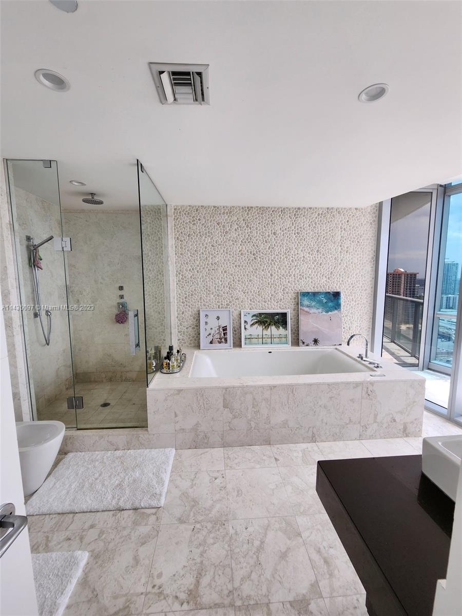 JADE OCEAN CONDO - Residential