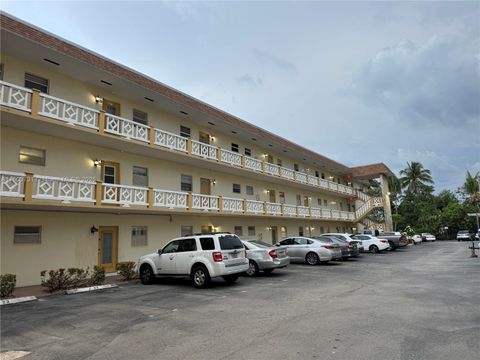 A home in Lauderdale Lakes