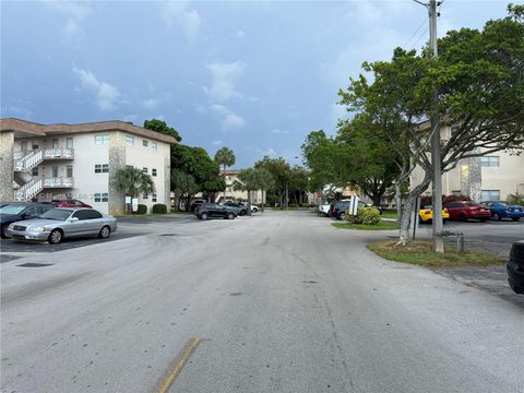 A home in Lauderdale Lakes