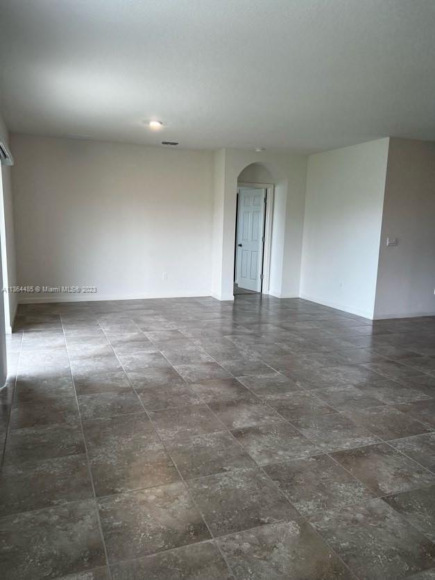 CREEKSIDE PLAT NO. 4 - Residential Lease