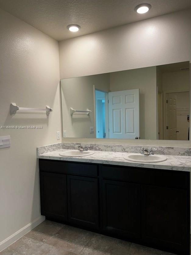 CREEKSIDE PLAT NO. 4 - Residential Lease