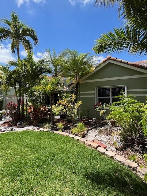 Property for Sale at 596 Nw 164th Ave, Pembroke Pines, Miami-Dade County, Florida - Bedrooms: 4 
Bathrooms: 3  - $879,000