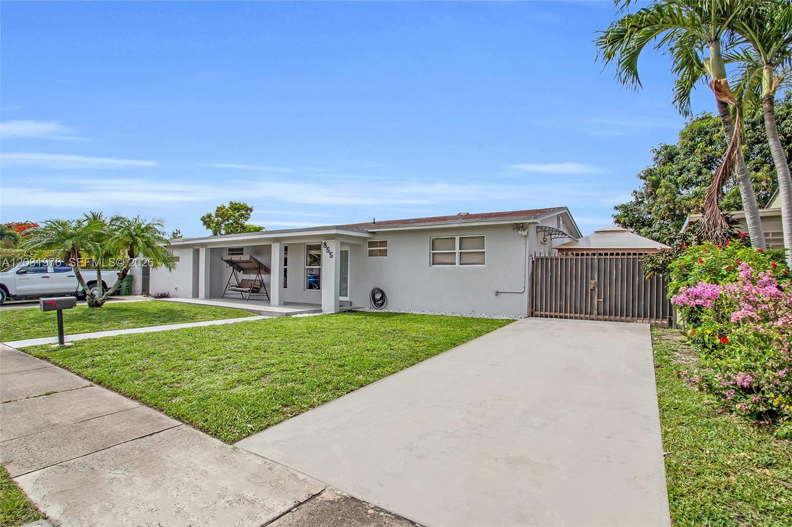 855 W 70th Pl