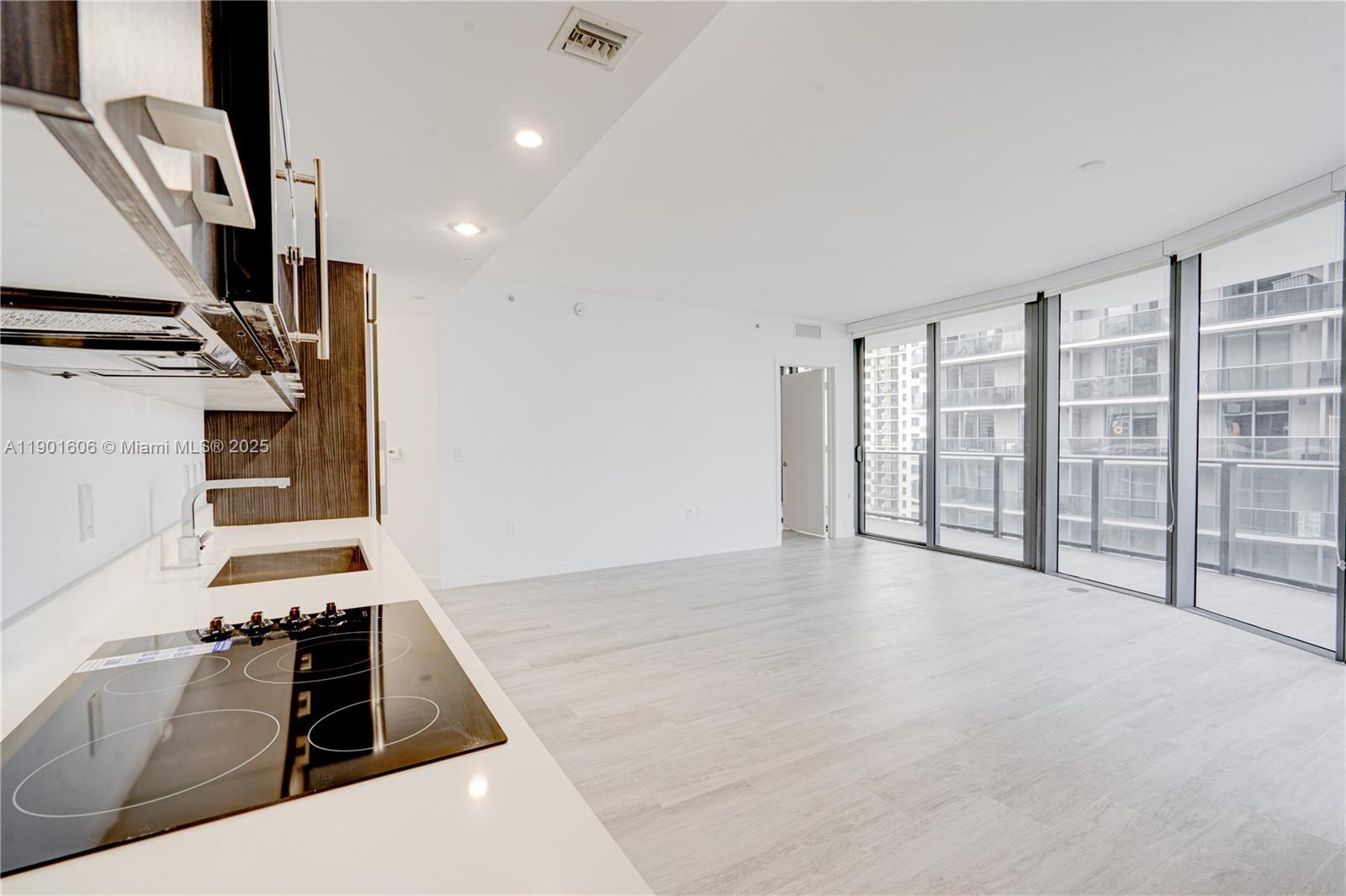 View photos, virtual tours, details... 45 SW 9th St 2408