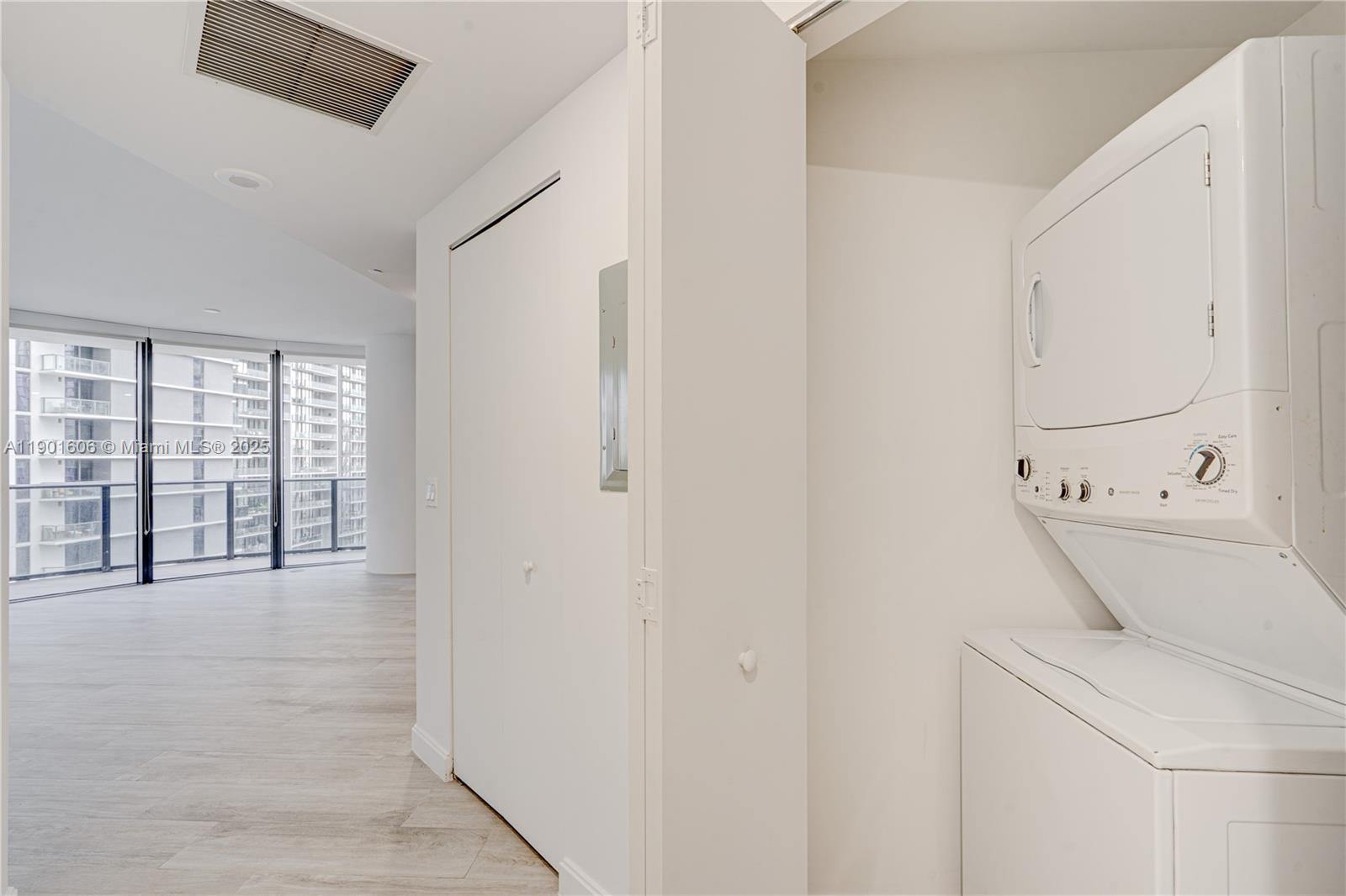 BRICKELL HEIGHTS EAST CON - Residential