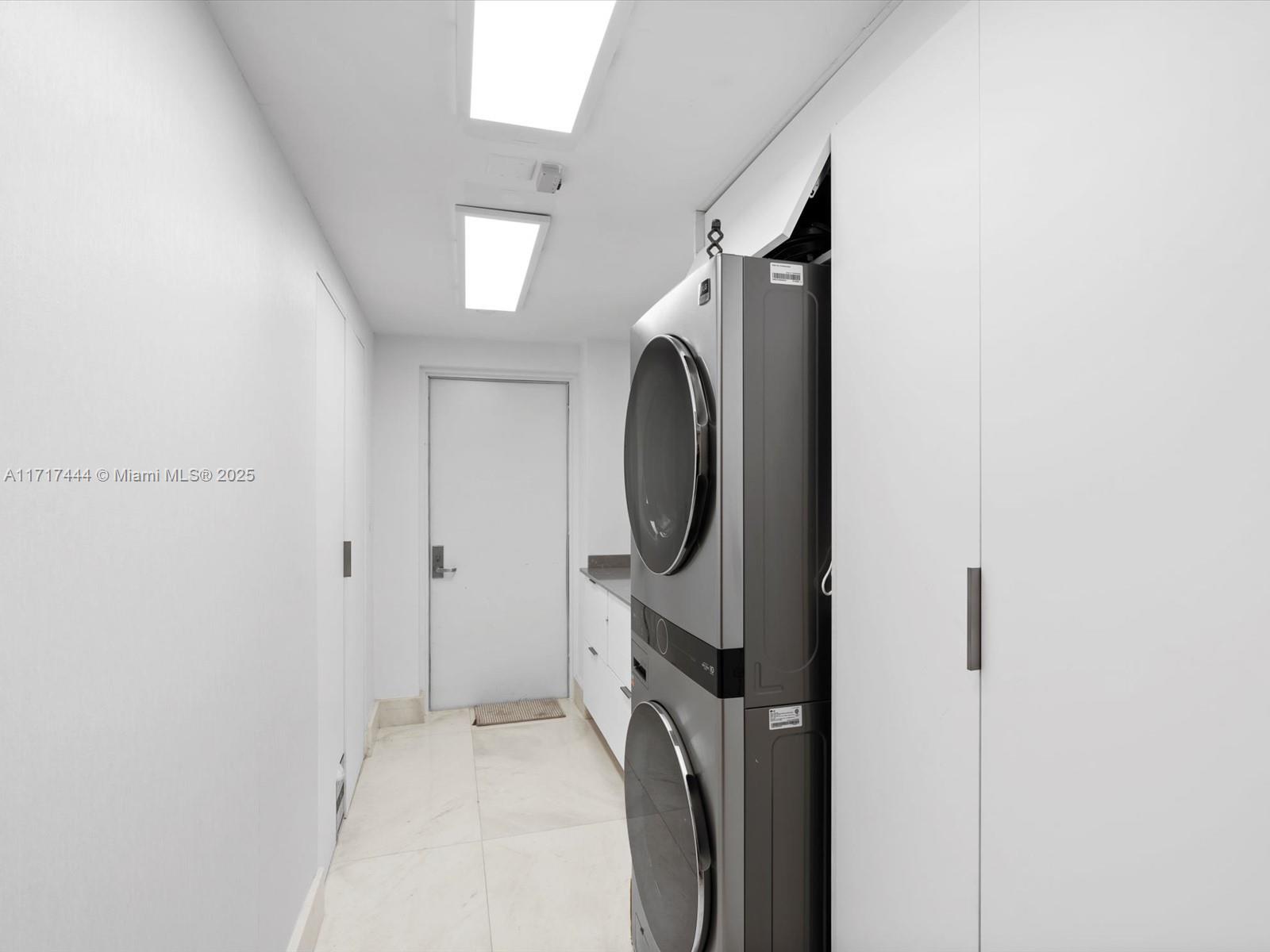 TOWERS OF PORTO VITA-SOUT - Residential
