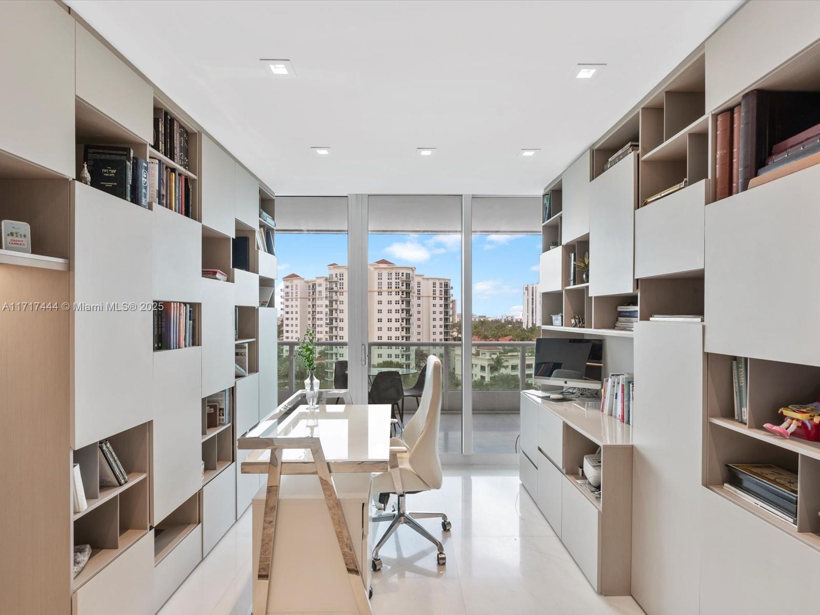 TOWERS OF PORTO VITA-SOUT - Residential