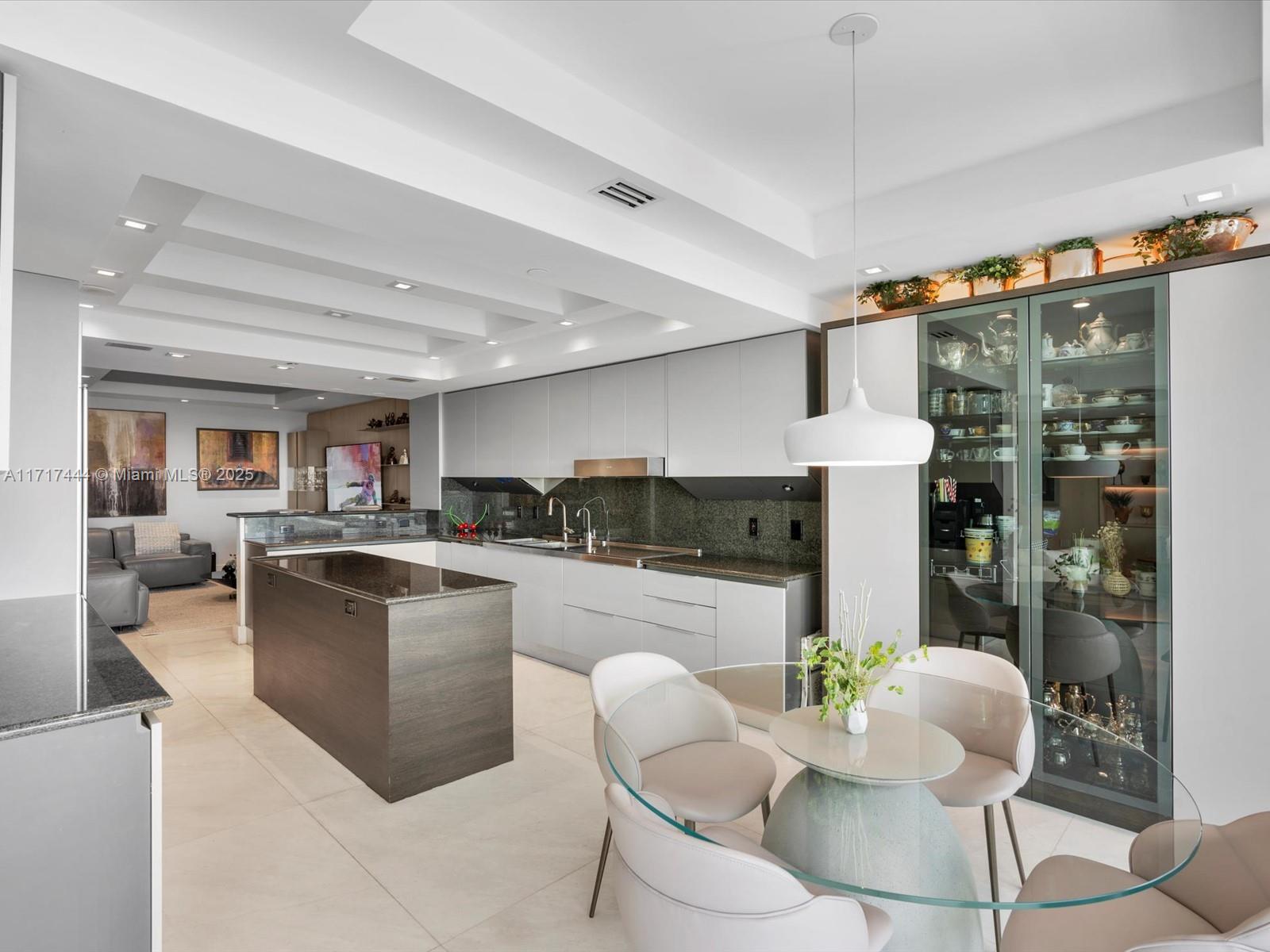 TOWERS OF PORTO VITA-SOUT - Residential