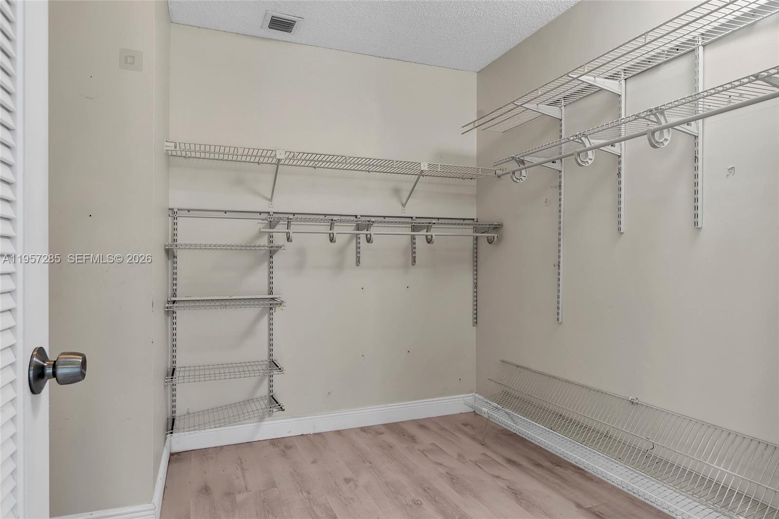 CANARY PALM CLUB - Residential