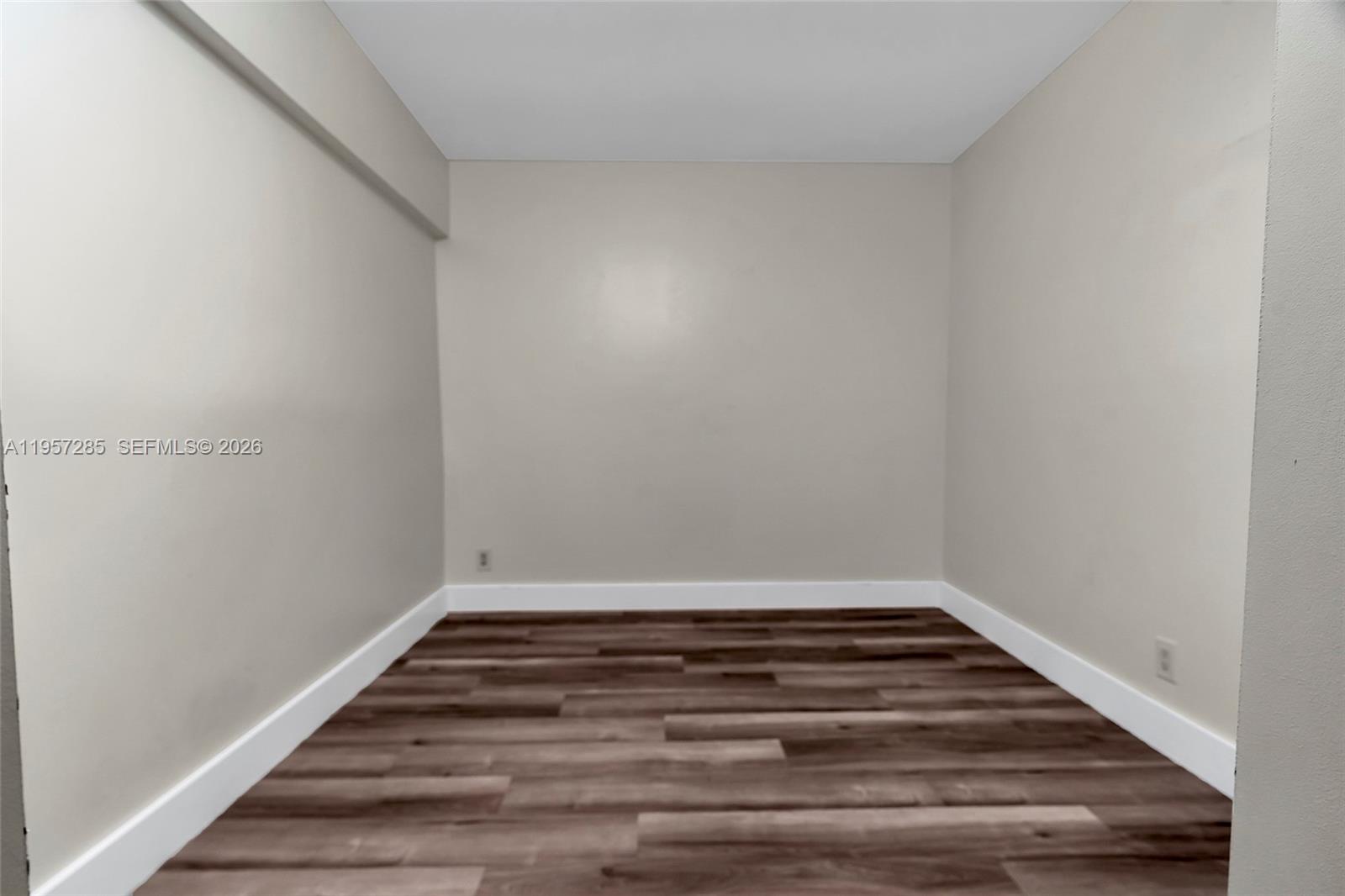 CANARY PALM CLUB - Residential