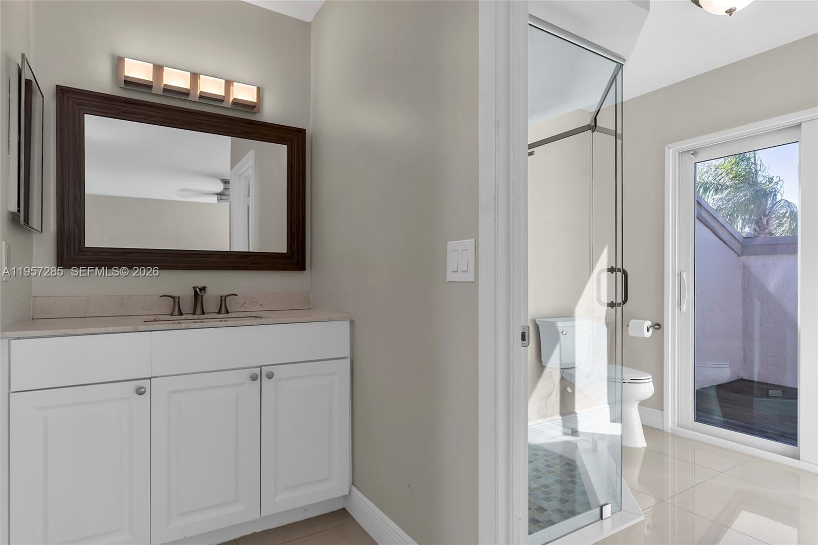 CANARY PALM CLUB - Residential