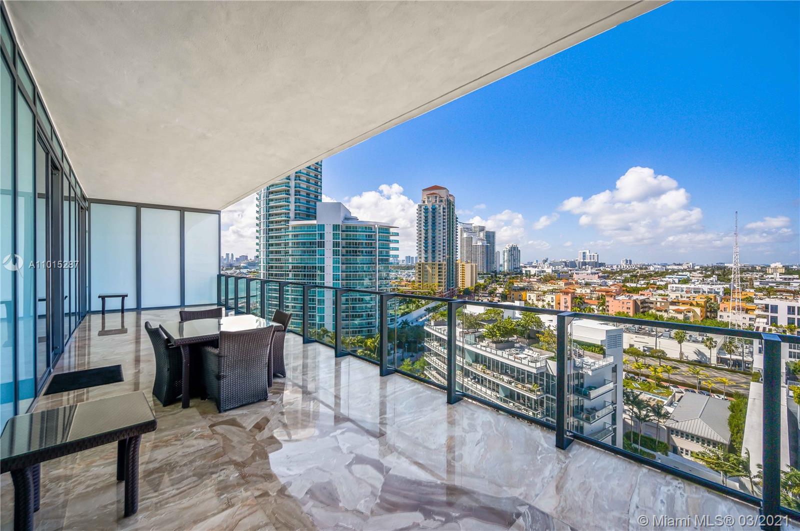 APOGEE CONDO - Residential