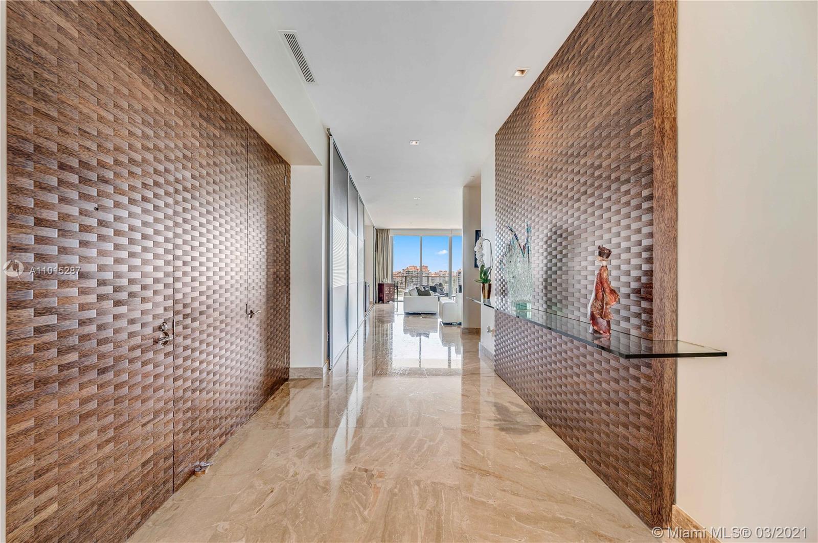 APOGEE CONDO - Residential