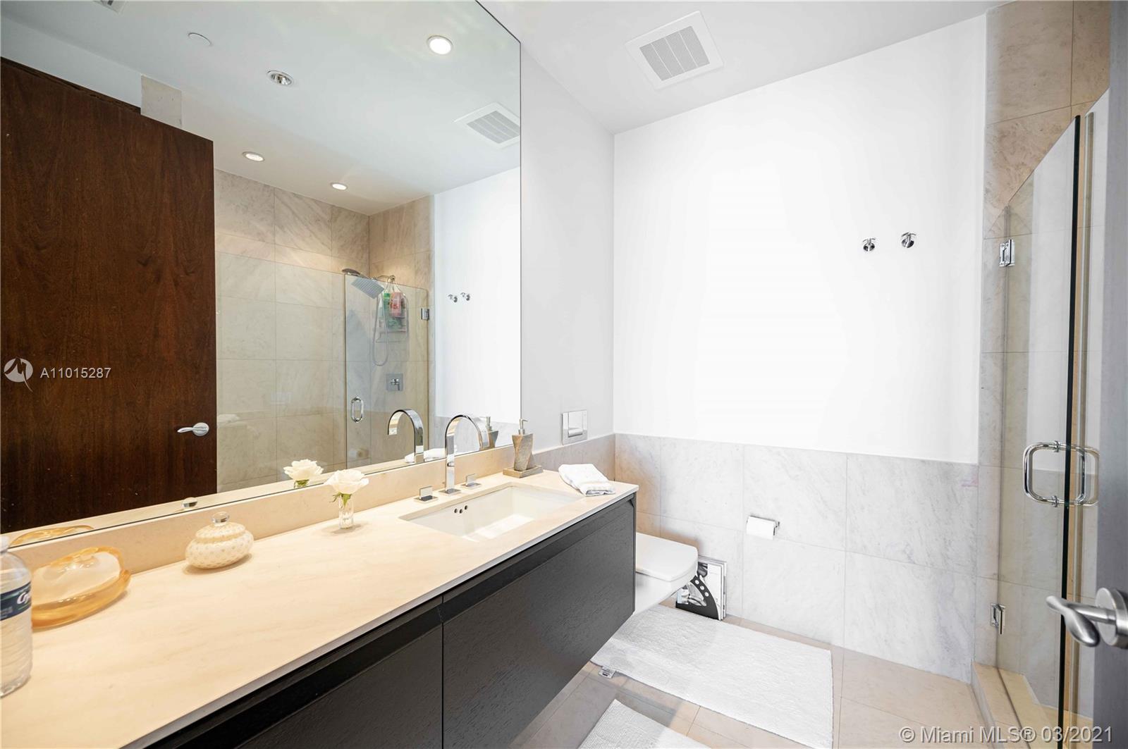 APOGEE CONDO - Residential