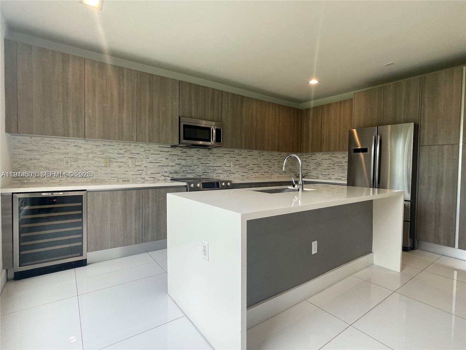 NEOVITA - Residential Lease