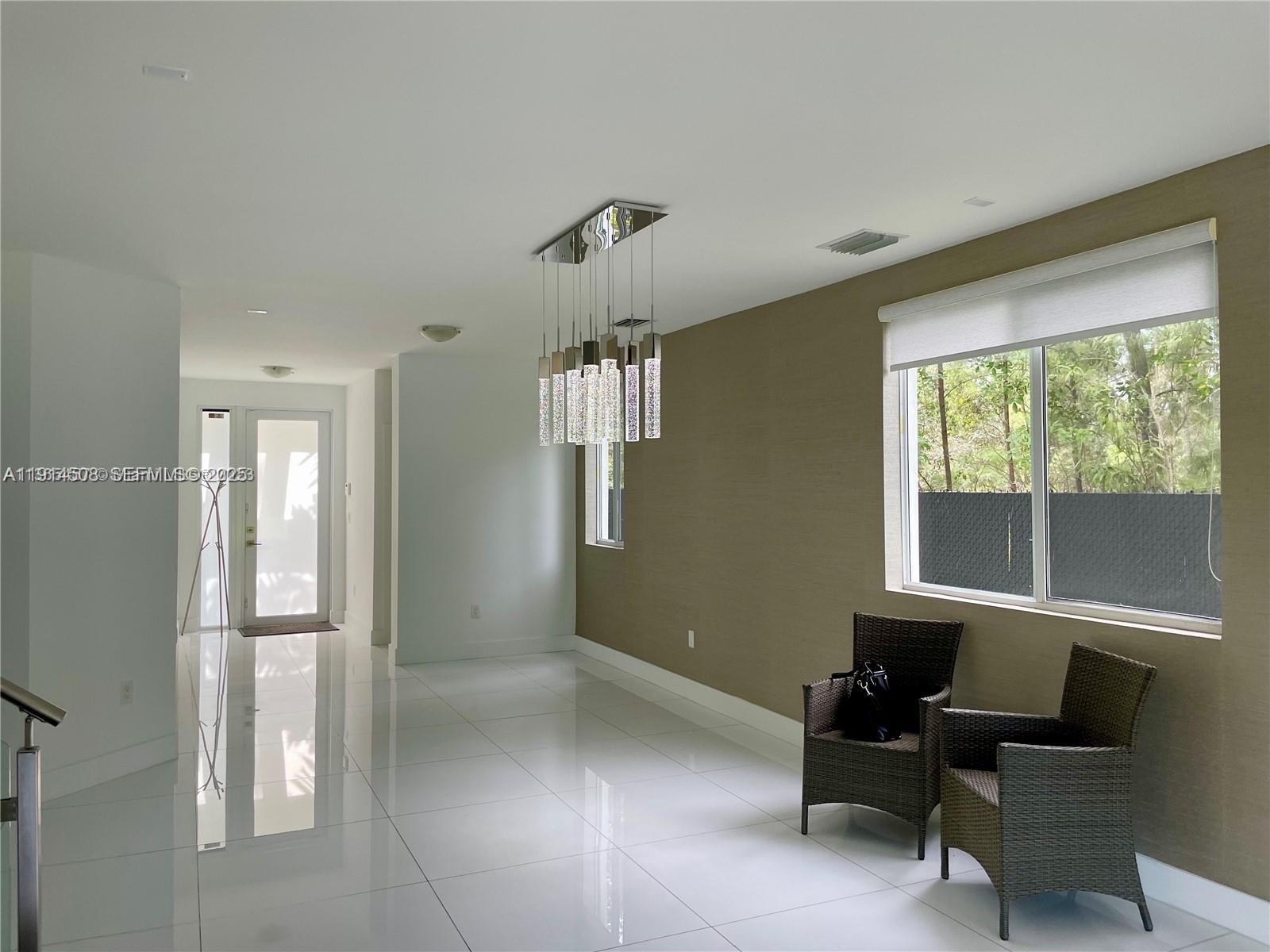 NEOVITA - Residential Lease