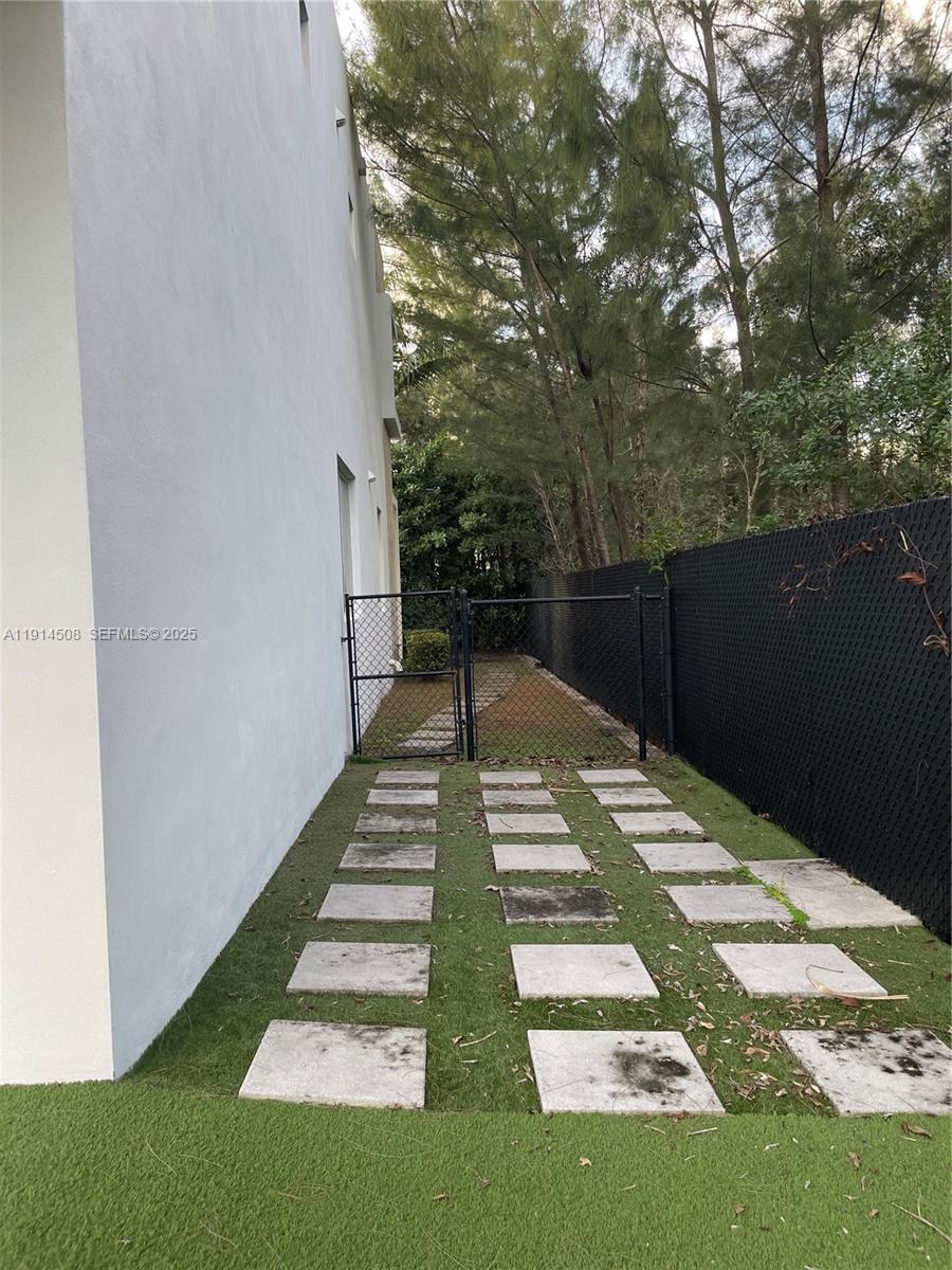 NEOVITA - Residential Lease