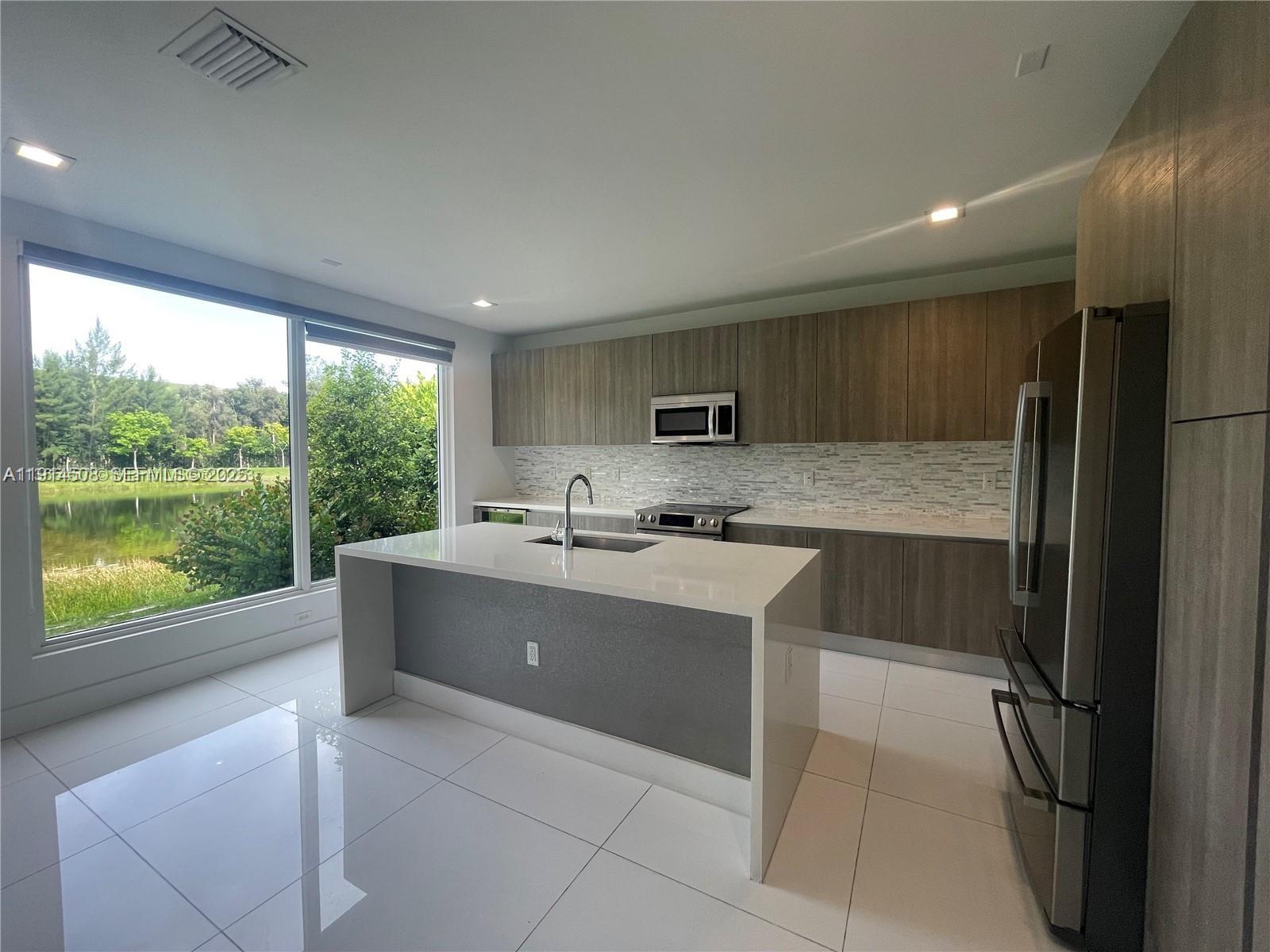 NEOVITA - Residential Lease