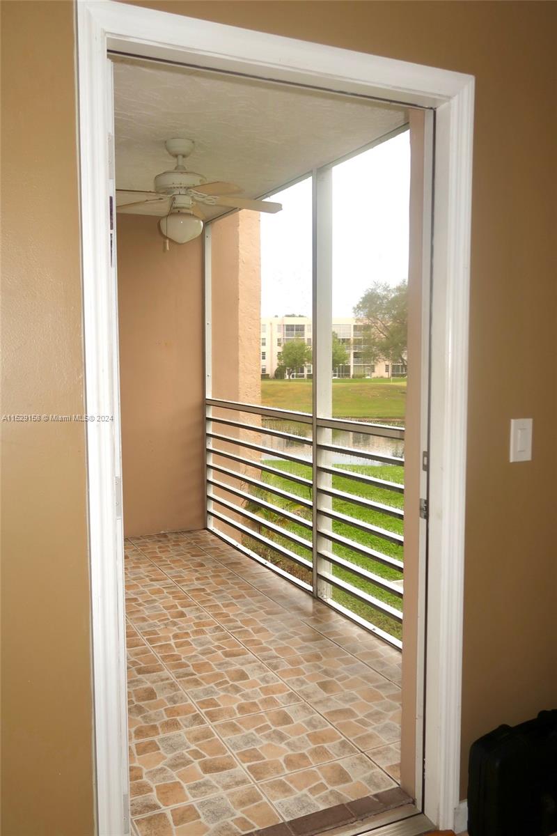 LIVE OAK CONDO ELEVEN - Residential Lease