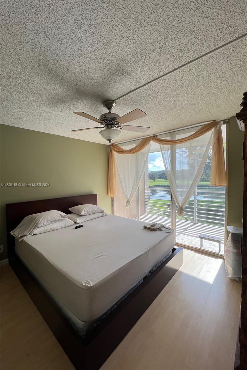 LIVE OAK CONDO ELEVEN - Residential Lease