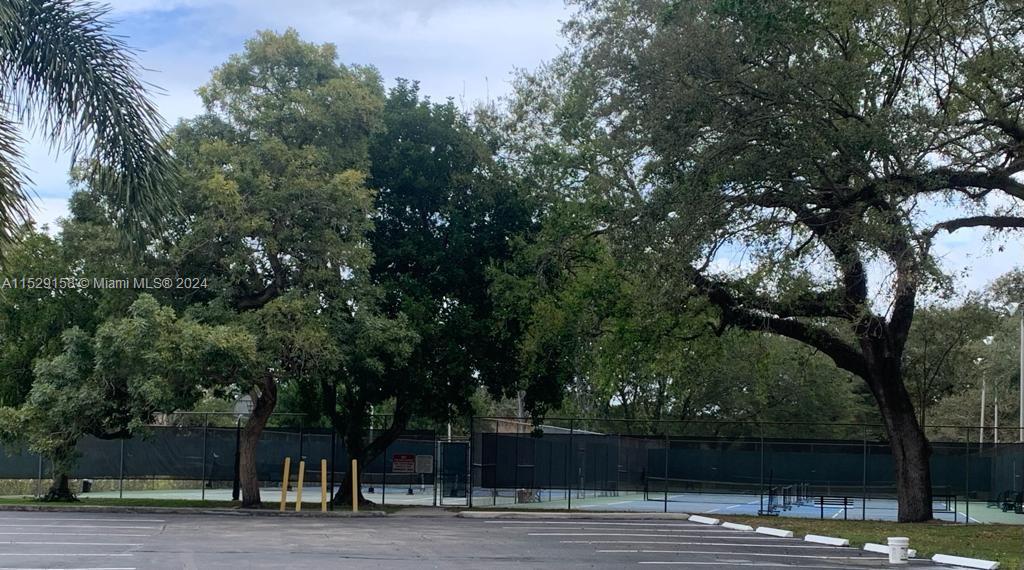 LIVE OAK CONDO ELEVEN - Residential Lease