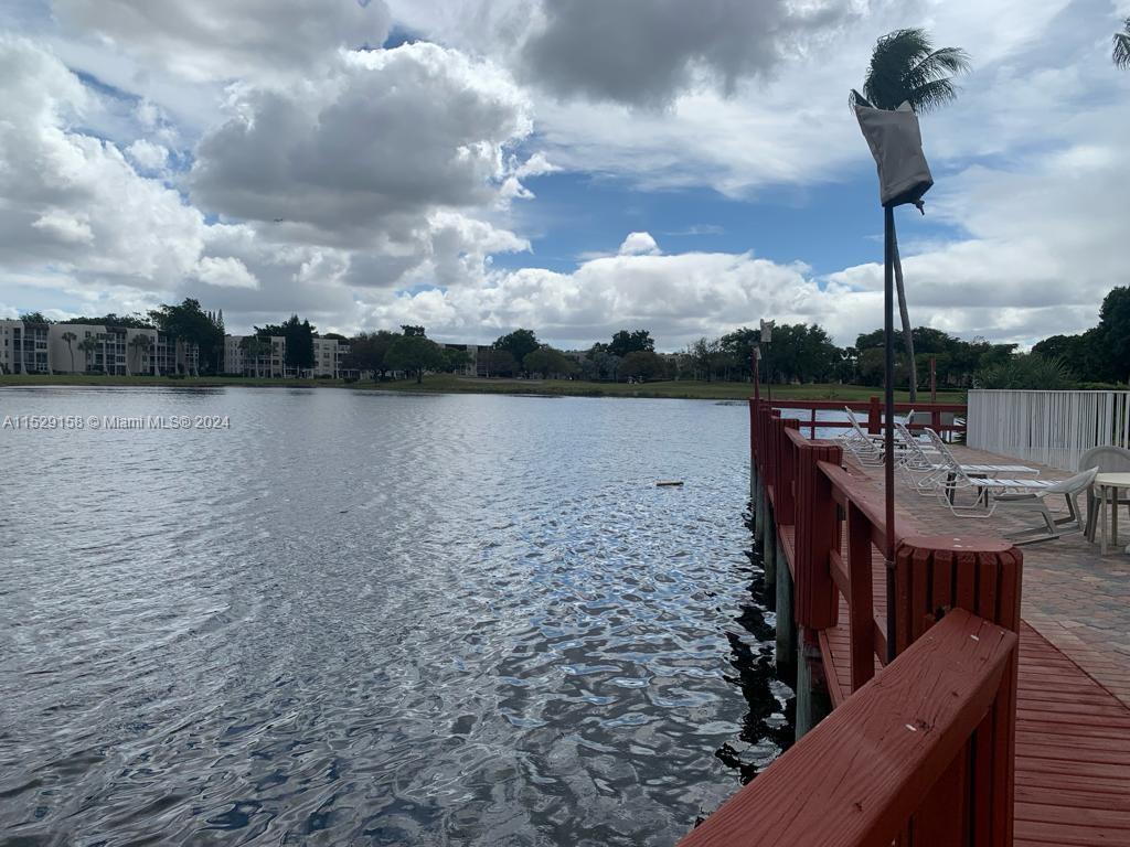 LIVE OAK CONDO ELEVEN - Residential Lease