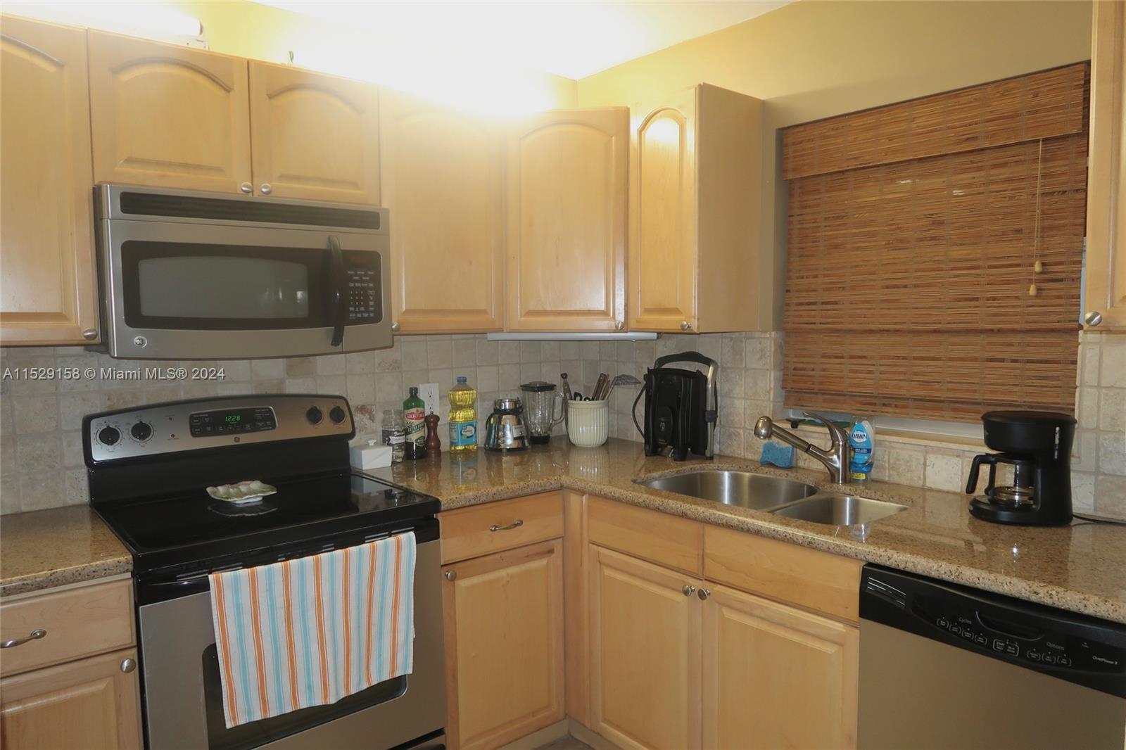 LIVE OAK CONDO ELEVEN - Residential Lease