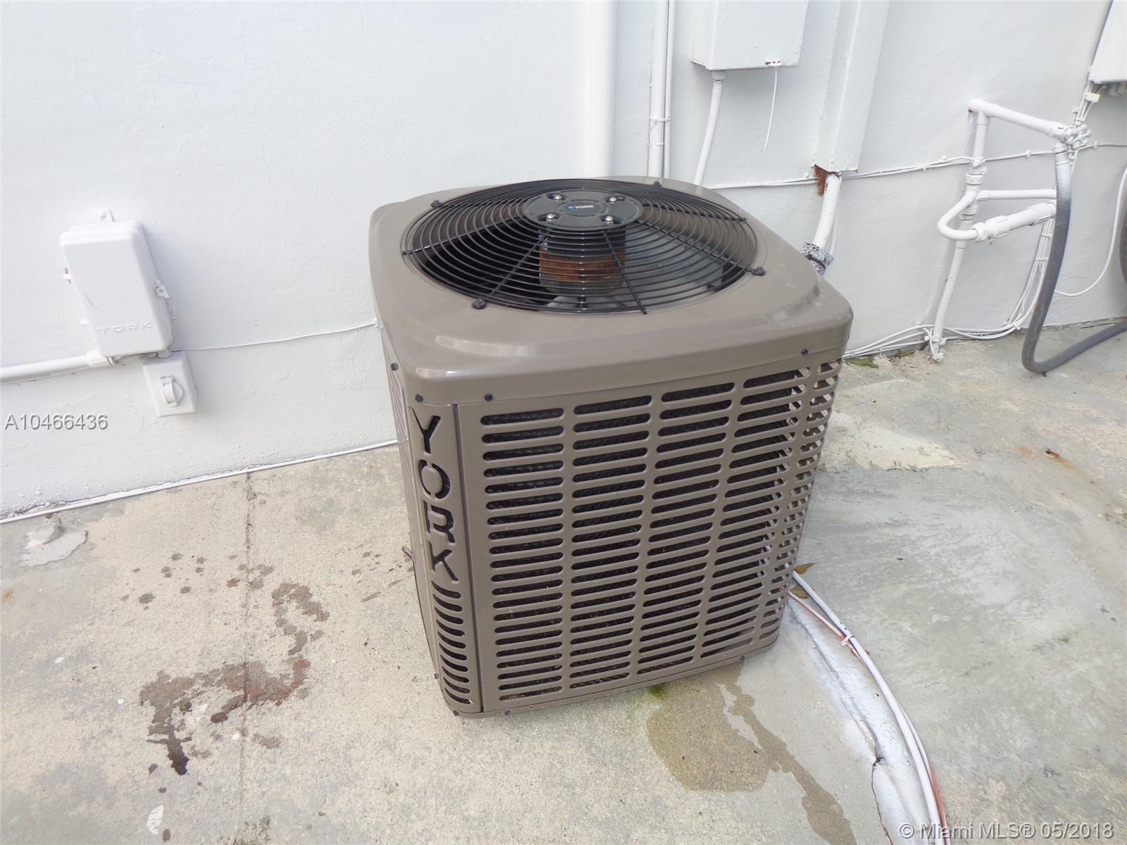 MAINLANDS OF TAMARAC LAKE - Residential