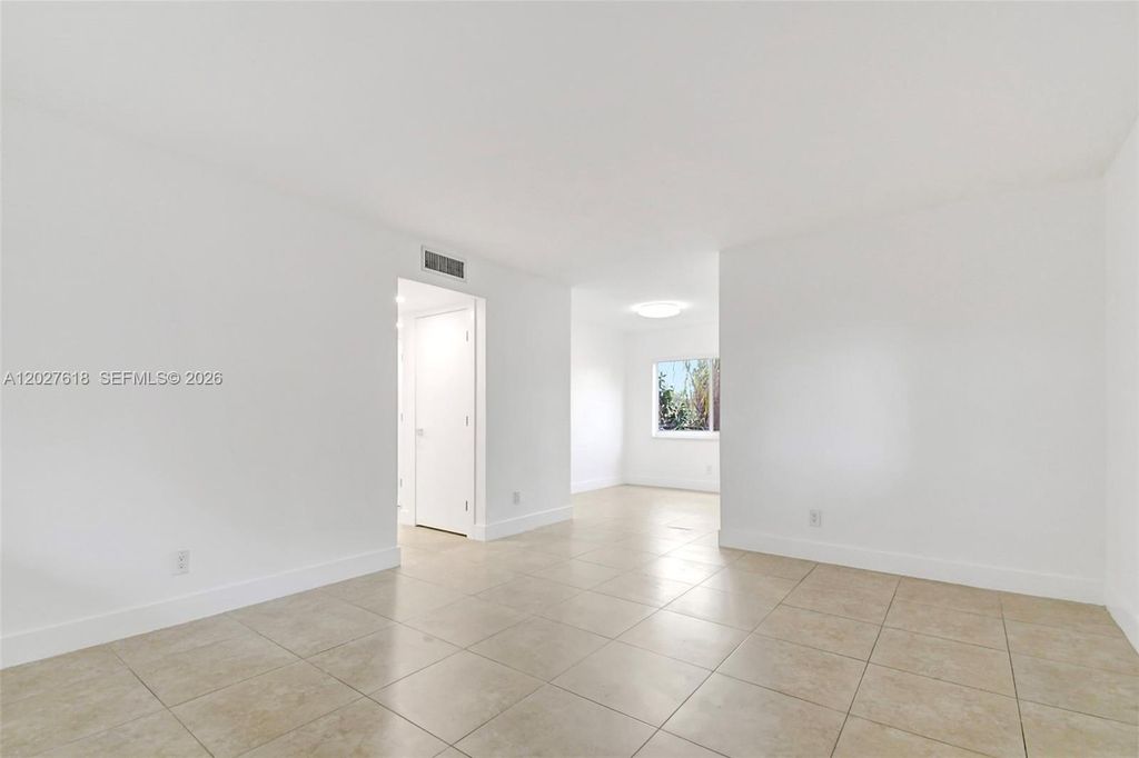Photo of 407 SE 9th Court #1, Hallandale Beach, FL 33009 (MLS # A12027618)