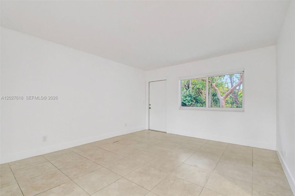 Photo of 407 SE 9th Court #1, Hallandale Beach, FL 33009 (MLS # A12027618)