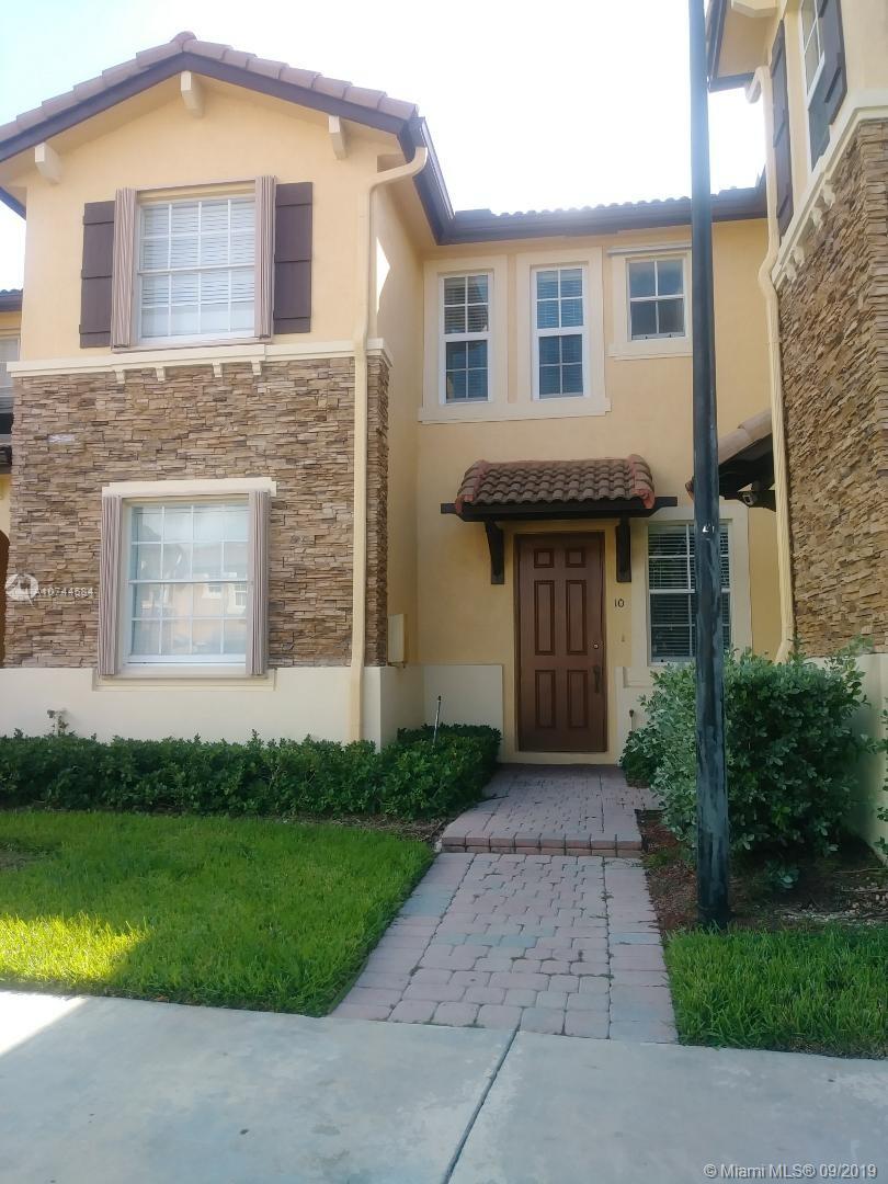 Beautiful townhouse in the gated community of the Shores in Cutler Bay. 3 bedrooms, 3 baths with 1 bedroom and 1 bath on the 1st Floor. Laundry inside the unit and a small patio. Excellent community with pool, lakes, children's playground and clubhouse.