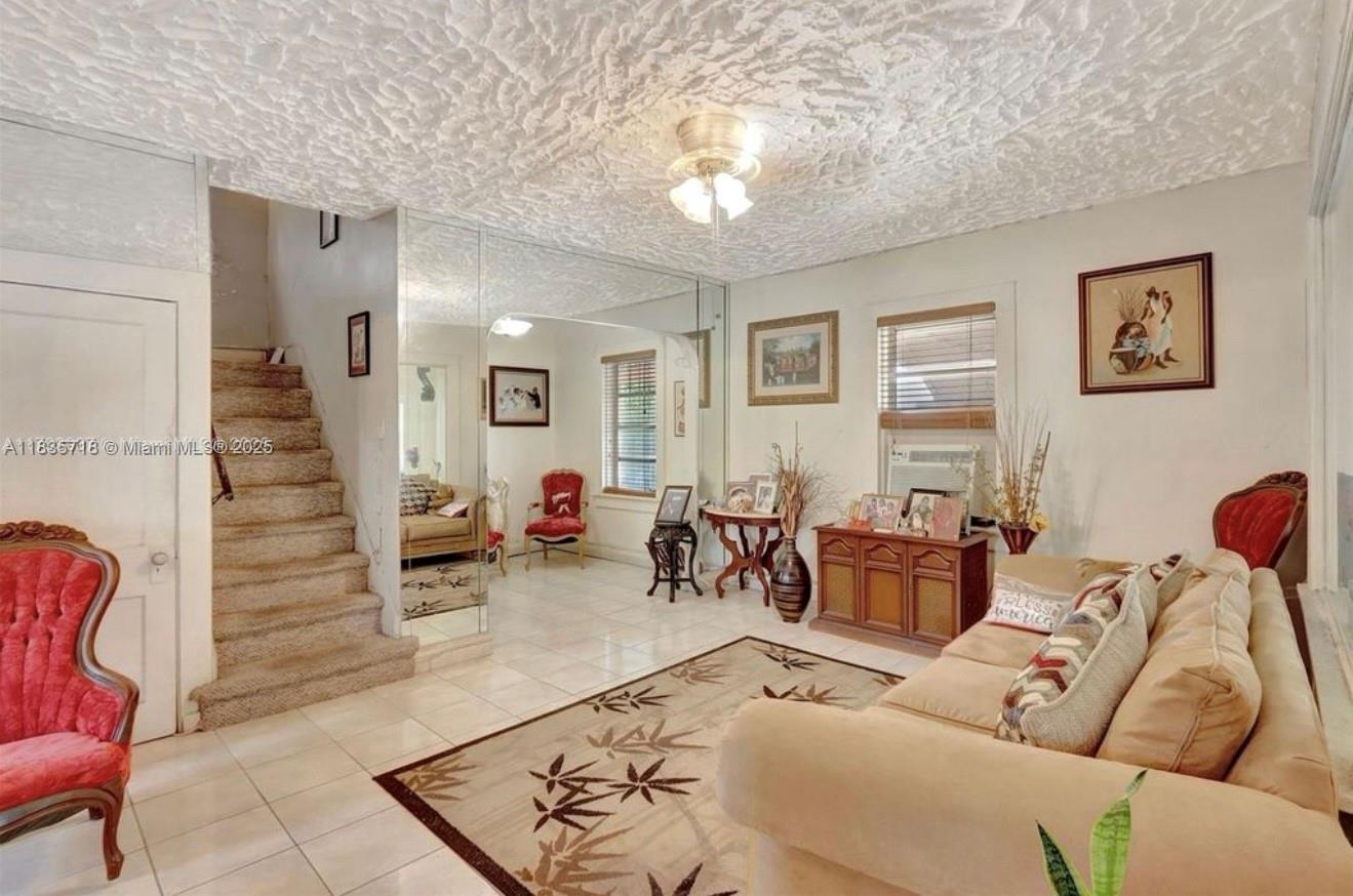 1062 NW 41st St, Miami, FL, 33127/$437,000 2 1062 NW 41st St