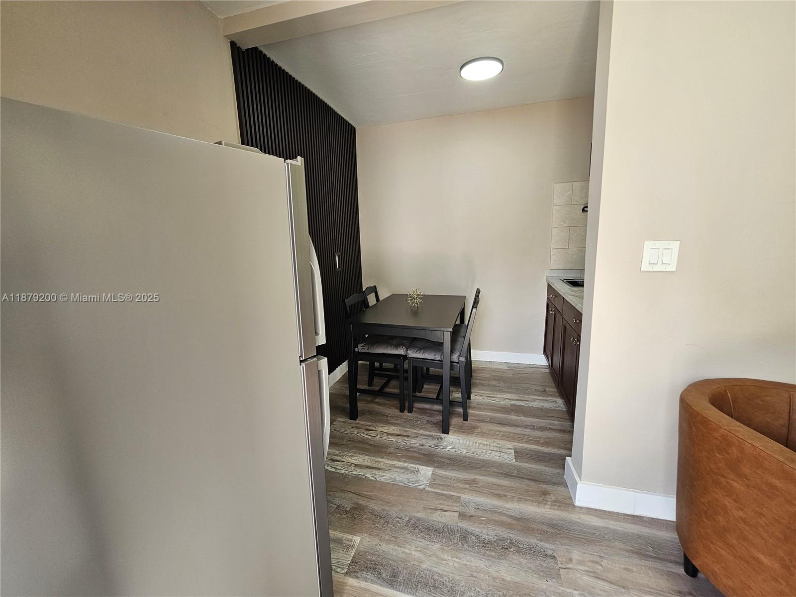 LAWRENCE ESTATES LAND COS - Residential Lease