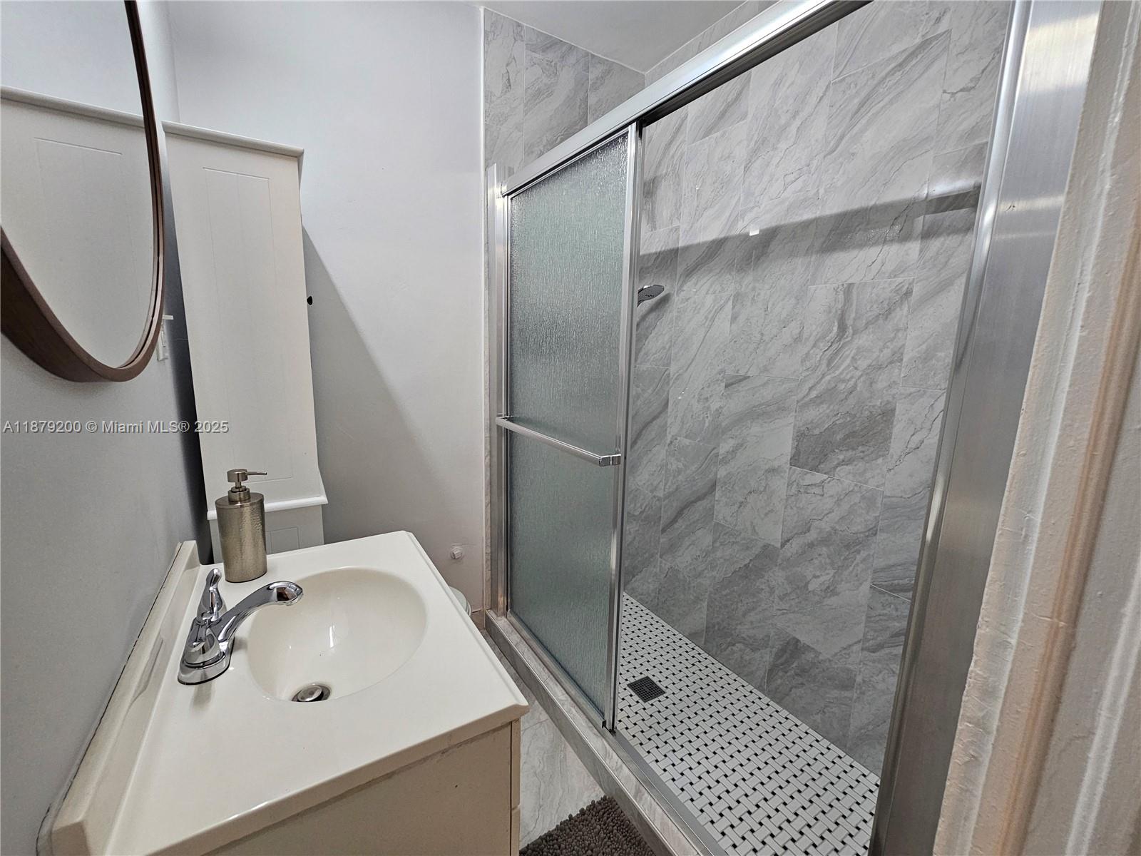 LAWRENCE ESTATES LAND COS - Residential Lease