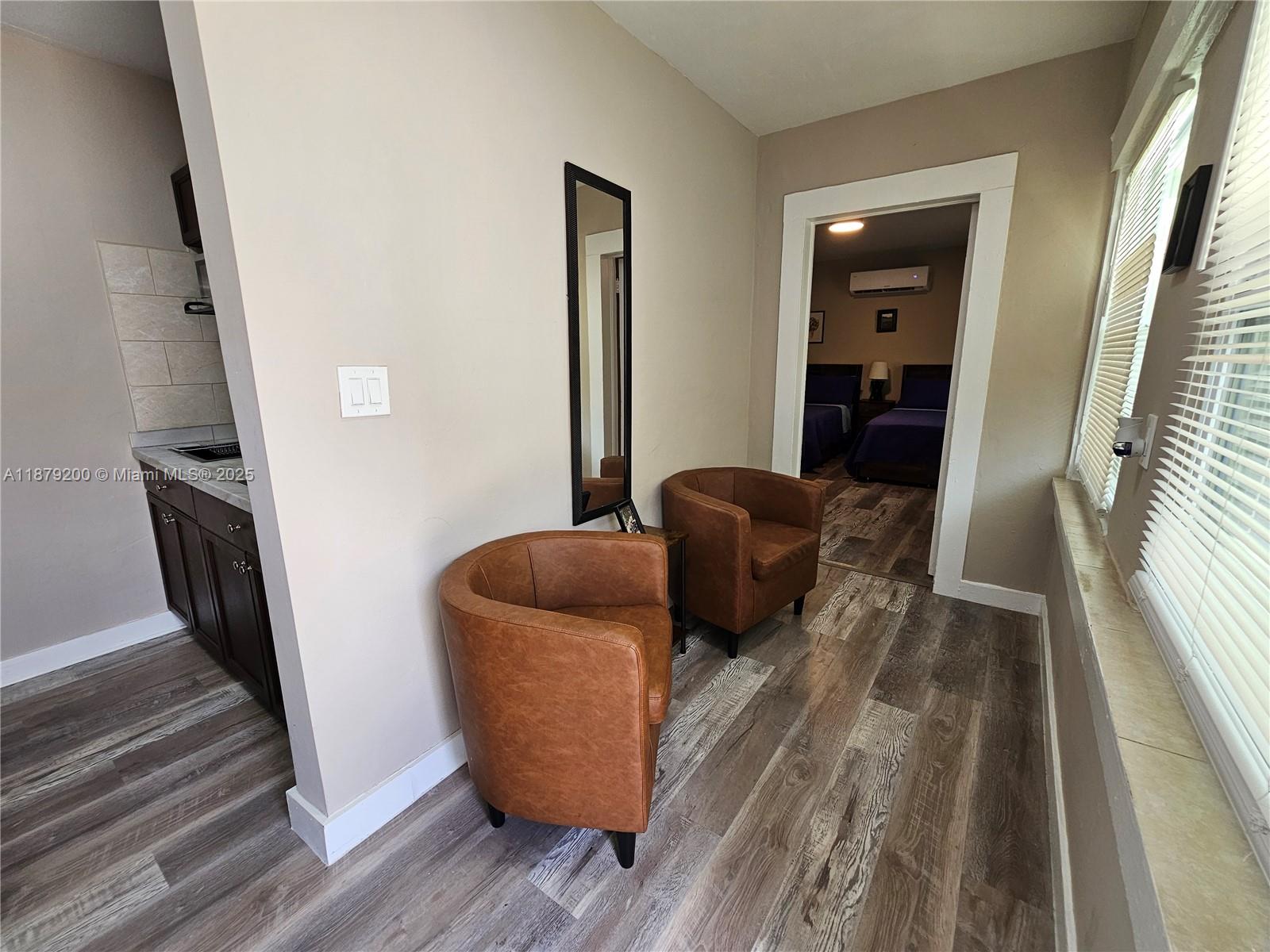 LAWRENCE ESTATES LAND COS - Residential Lease