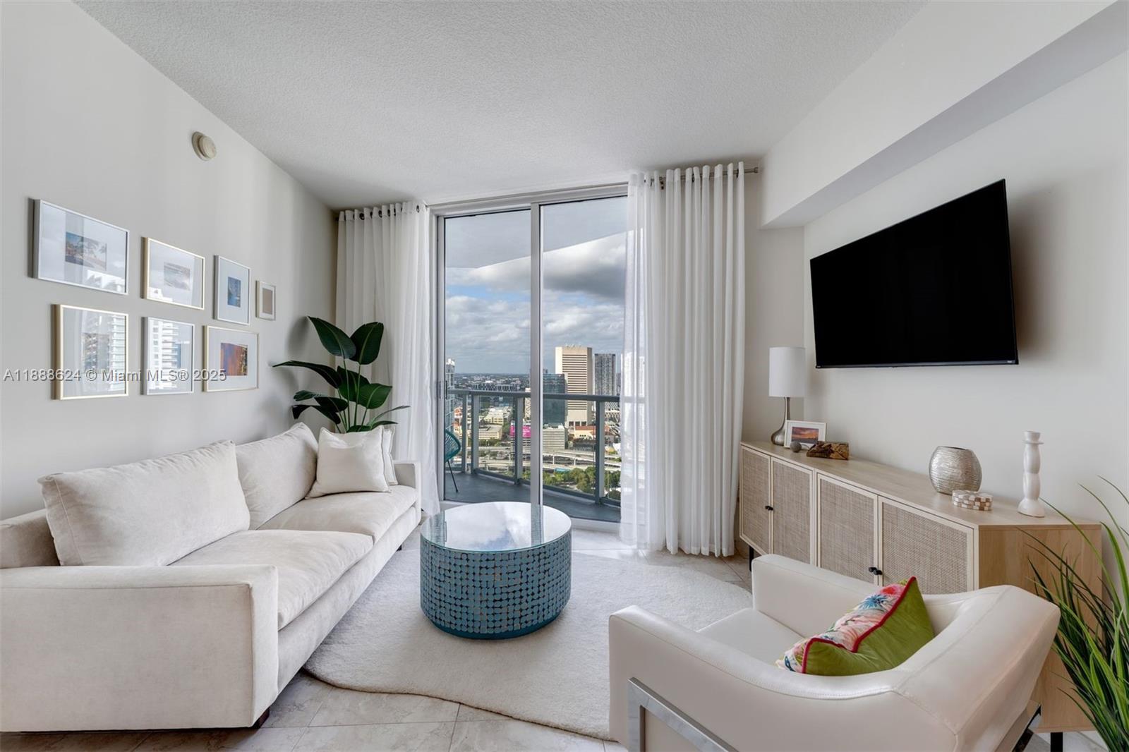 LATITUDE ON THE RIVER CON - Residential