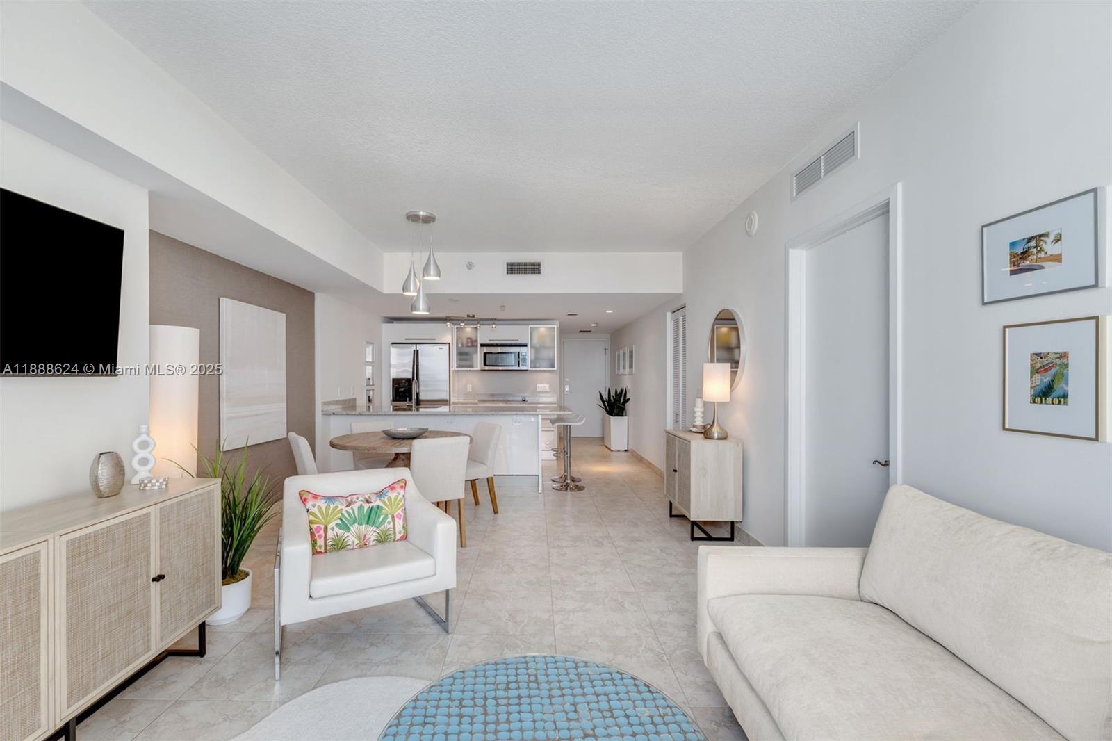 LATITUDE ON THE RIVER CON - Residential