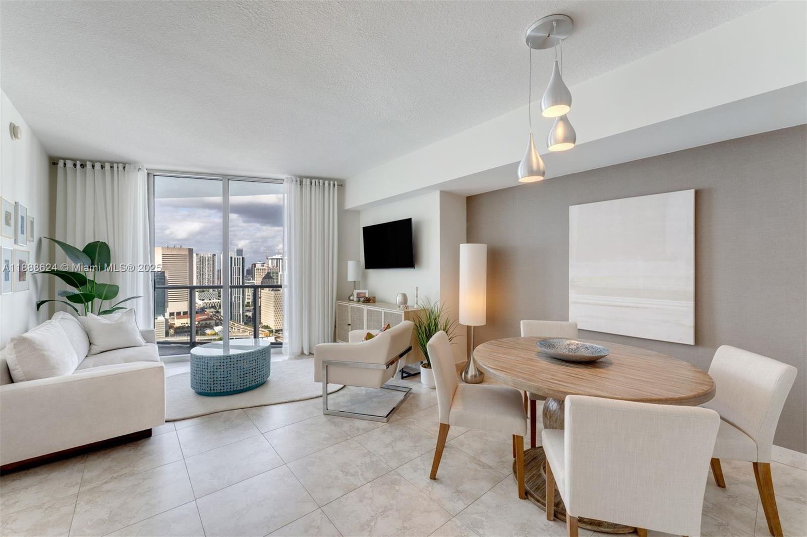 LATITUDE ON THE RIVER CON - Residential
